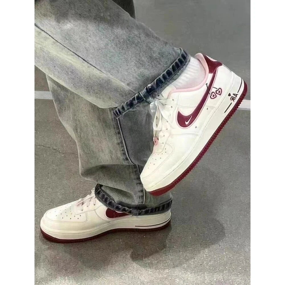 Nike Airforce Low “ Valentines Day '' görsel 4