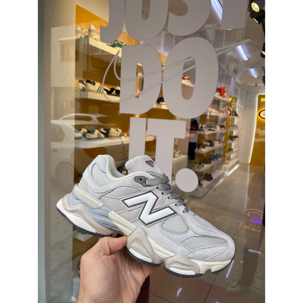 New Balance 9060 Oile