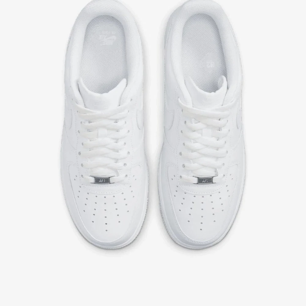 Nike Air Force 1 White görsel 2
