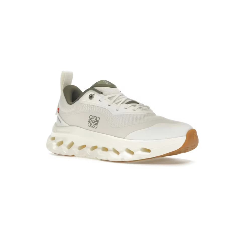 On Running Cloudtilt 2 LOEWE White Khaki görsel 3