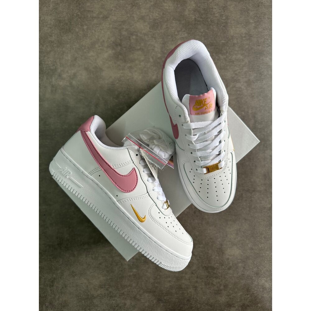 Nike Airforce 1 “ Essentials Pink “