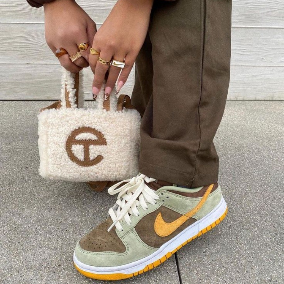 NIKE DUNK LOW DUSTY OLIVE