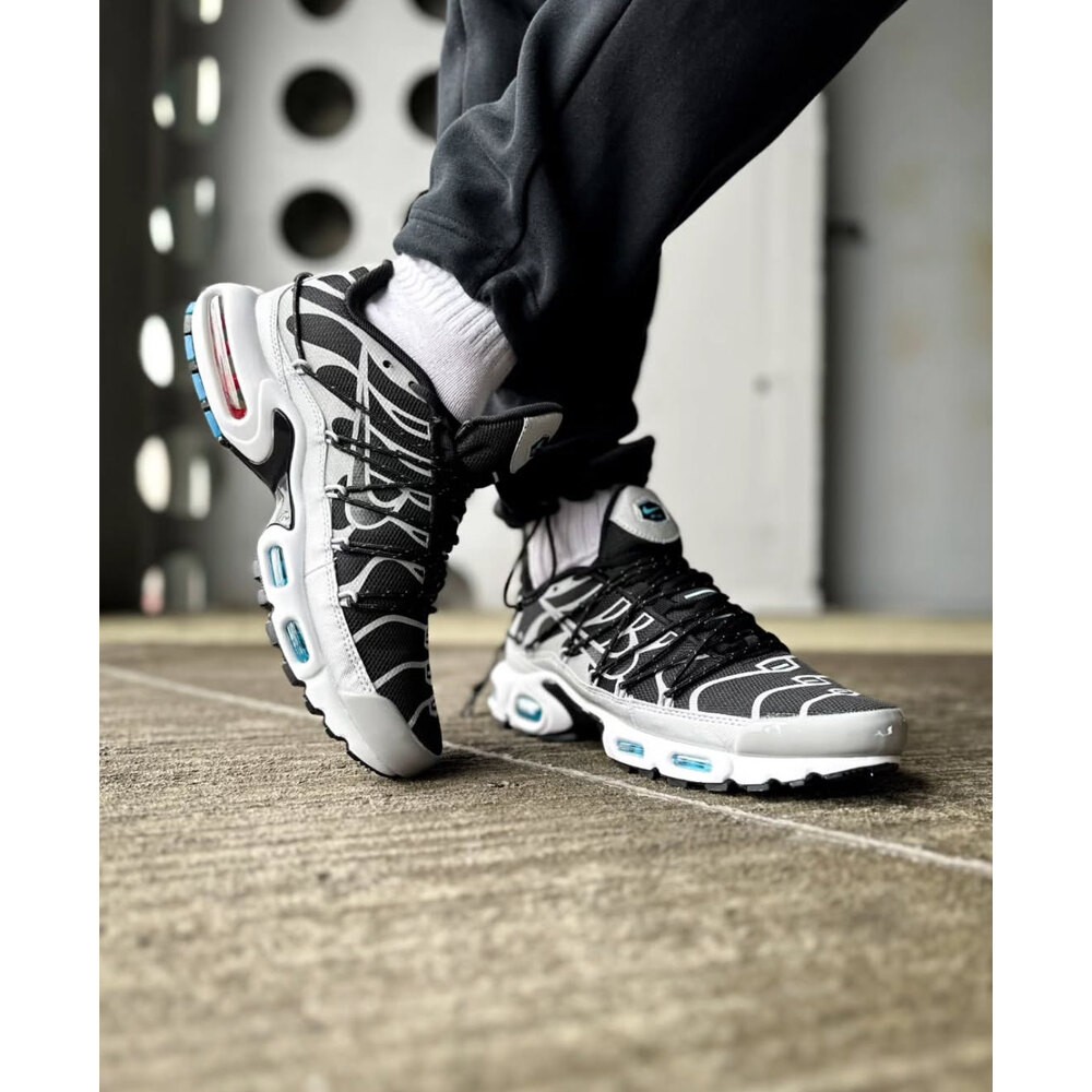 Nike Air Max TN plus Lace Toggle Grey
