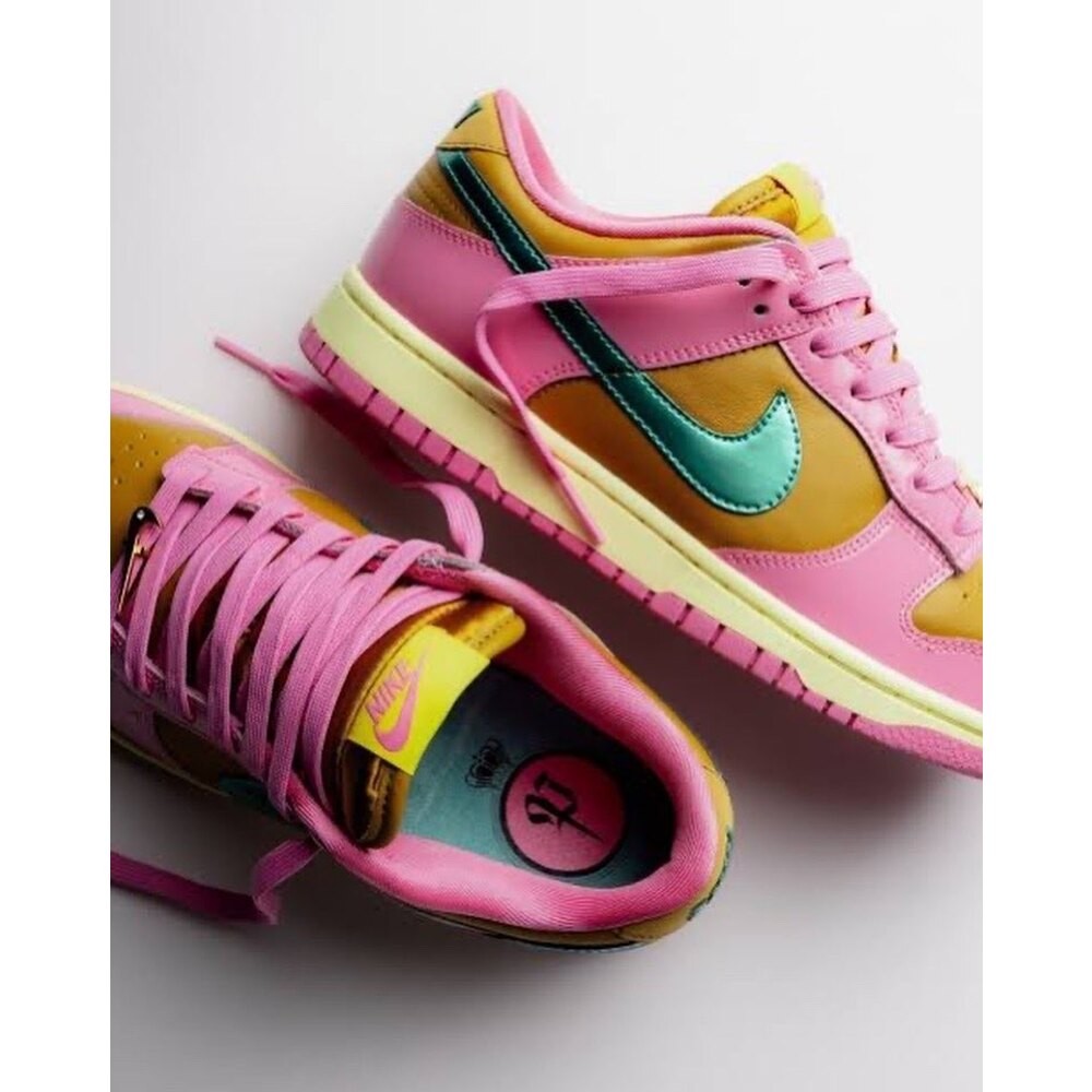 Nike DUNK LOW X PARRIS GOEBEL