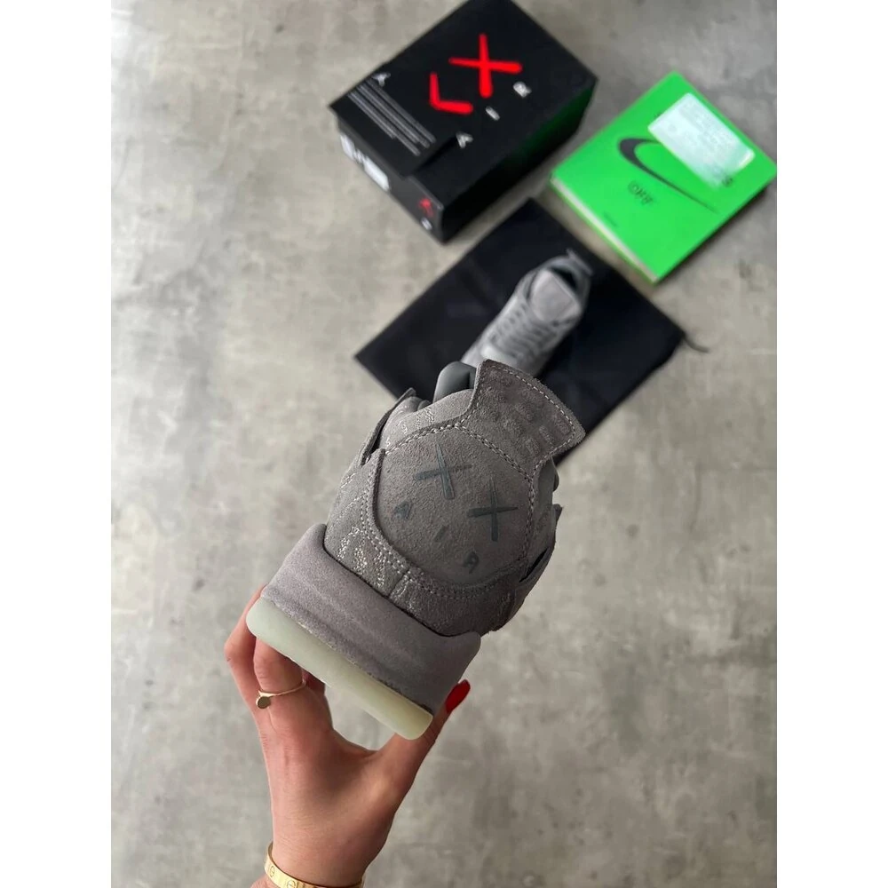 Nike Air Jordan Retro 4 Kaws görsel 3