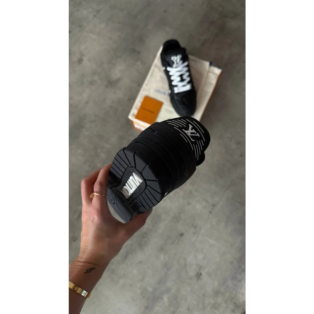 Louis Vuitton Tranier görsel 3