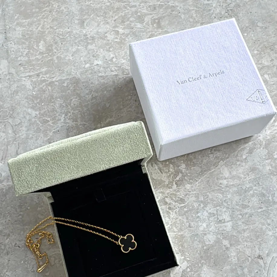 Van Cleef Tek Yonca Kolye Siyah(Premium)
