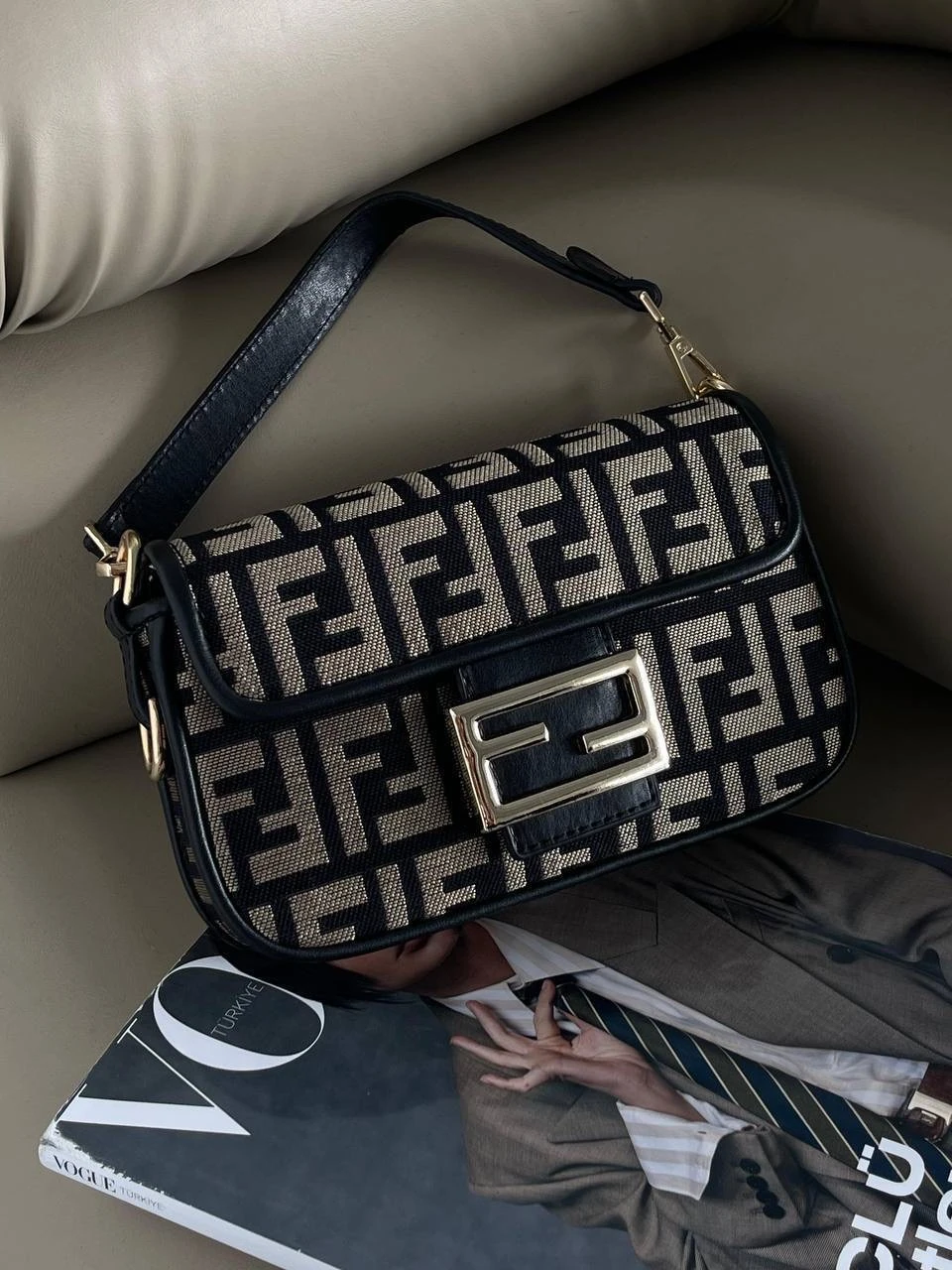 Fendi Bagıette Mini Bag görsel 9