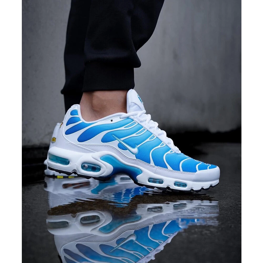Air Max TN Plus Returns in an OG White/Blue Colorway görsel 2