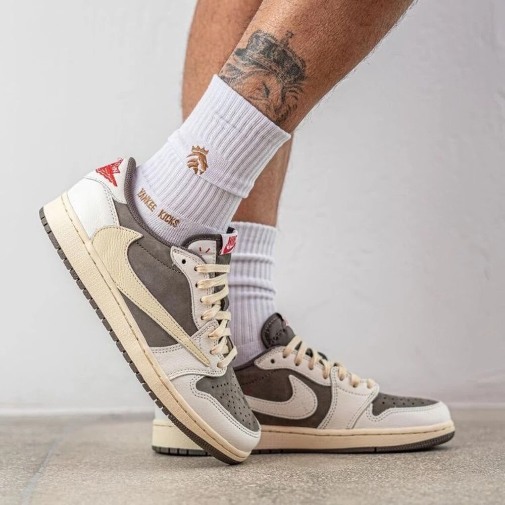 Nike Air Jordan x Travis Scott Reverse Mocha görsel 2