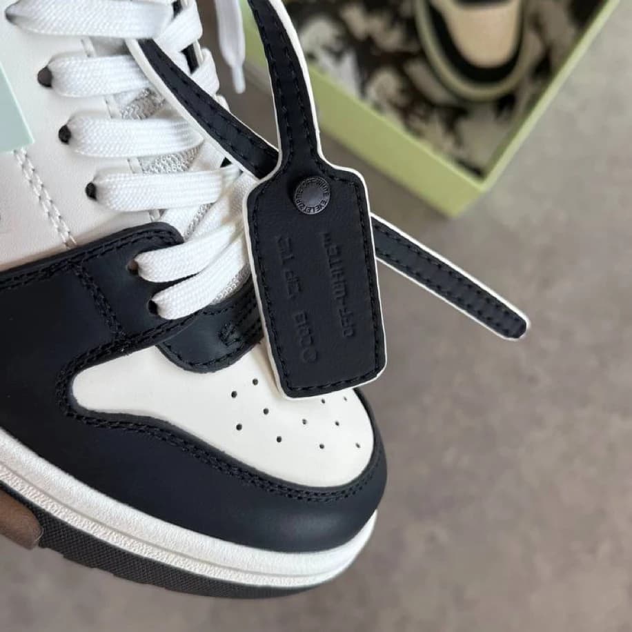 Off-White Out Of Office Calf Leather Panda görsel 3