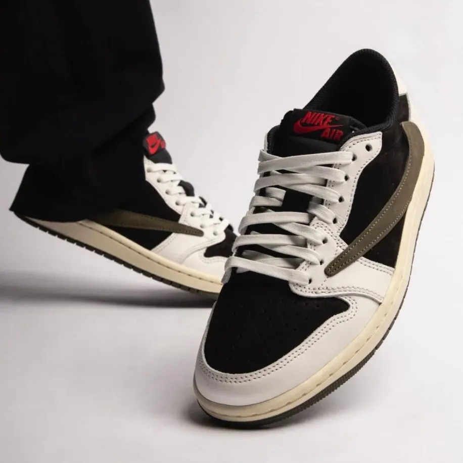 NIKE AIR JORDAN 1 RETRO LOW OG SP TRAVIS SCOTT OLIVE