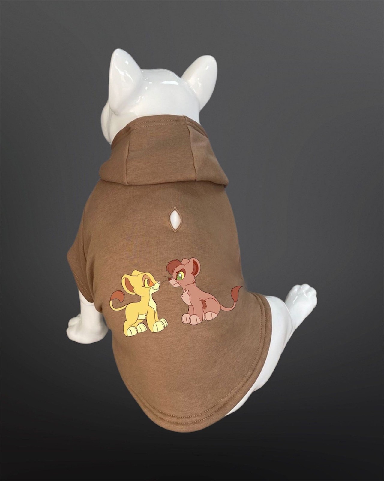 Kedi & Köpek Kıyafeti Sweatshirt - Lion King Baskılı Bej Rengi Tasma Detaylı Kapüşonlu Sweatshirt
