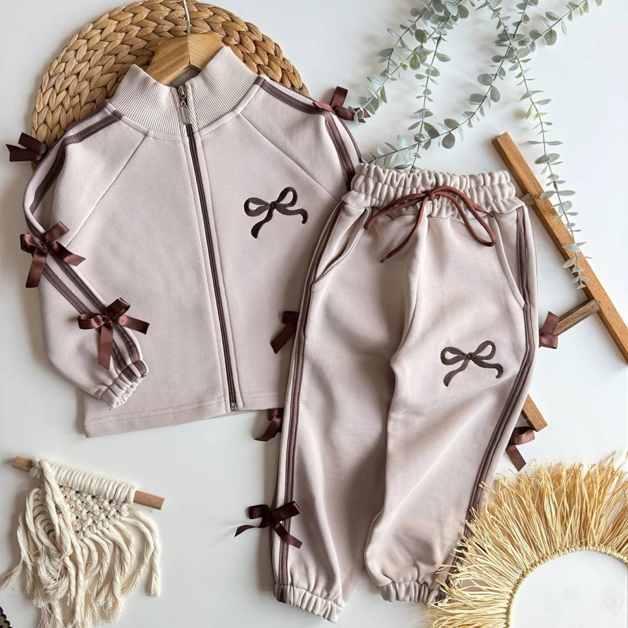 Kurdeleli Eşofman Takımı