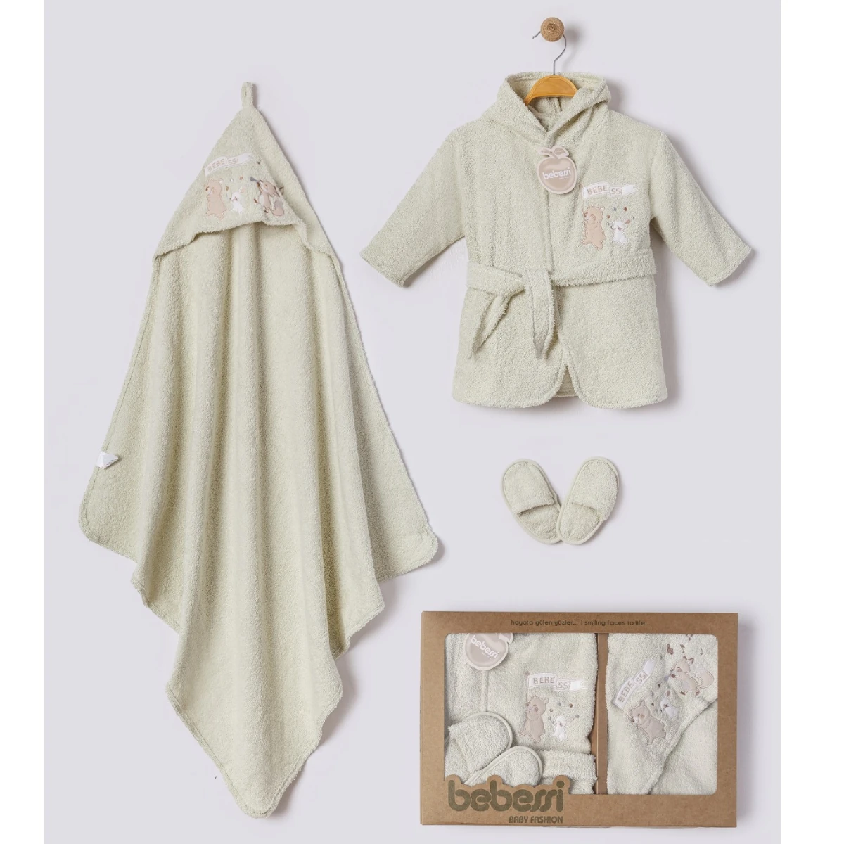 BEBESSİ ERKEK 0-12 AY KUTULU BORNOZ SETi