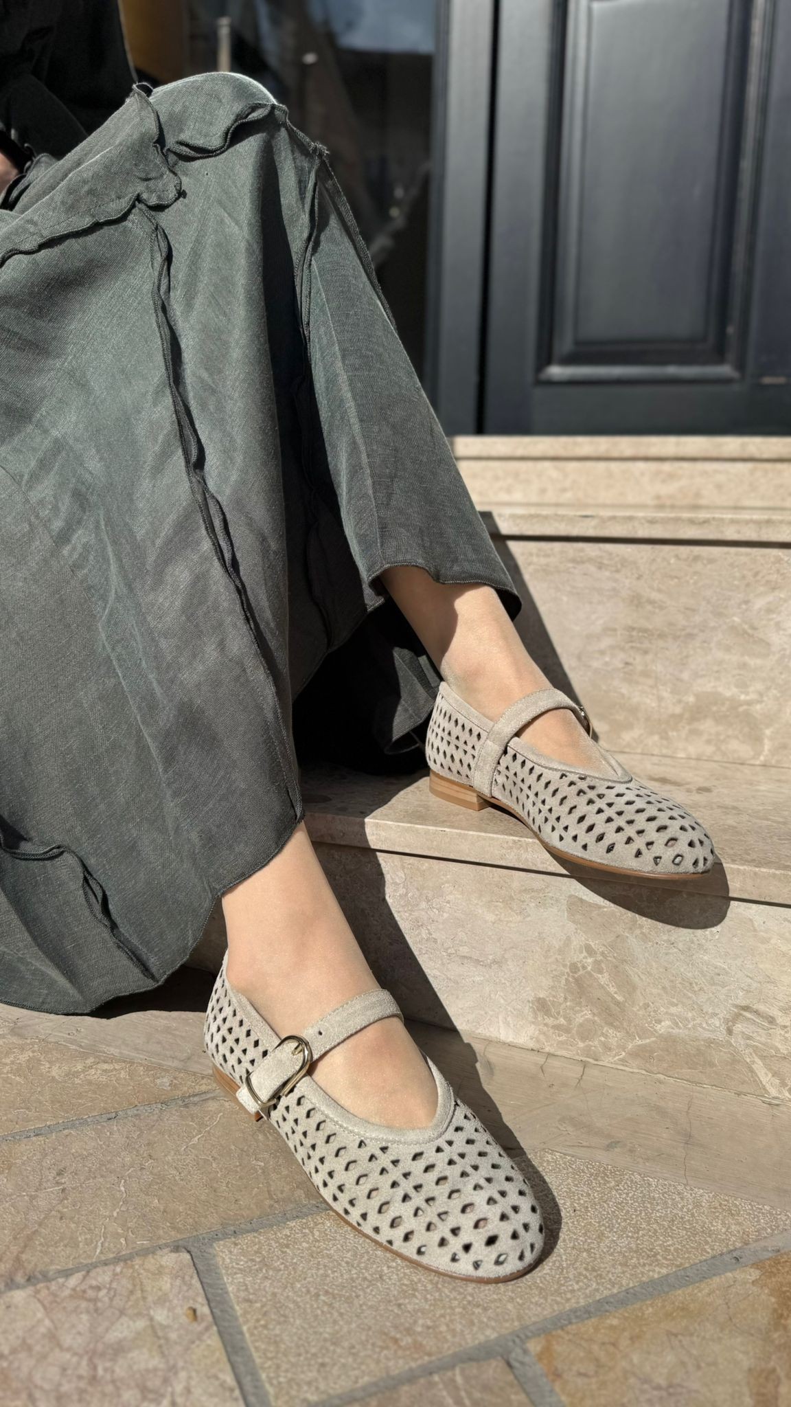 BEAUTY KOYU BEJ NUBUK DERİ KADIN BABET 