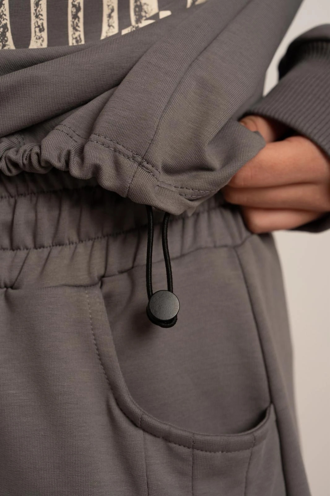 Loco Loco Yanları Pliseli Takım - Füme