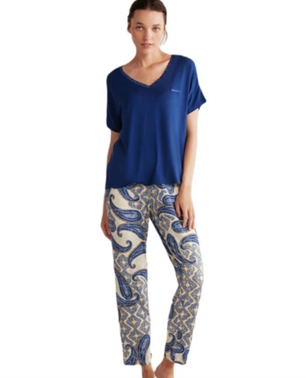 Catherine’s Yumuşak Dokulu Pijama Takımı 