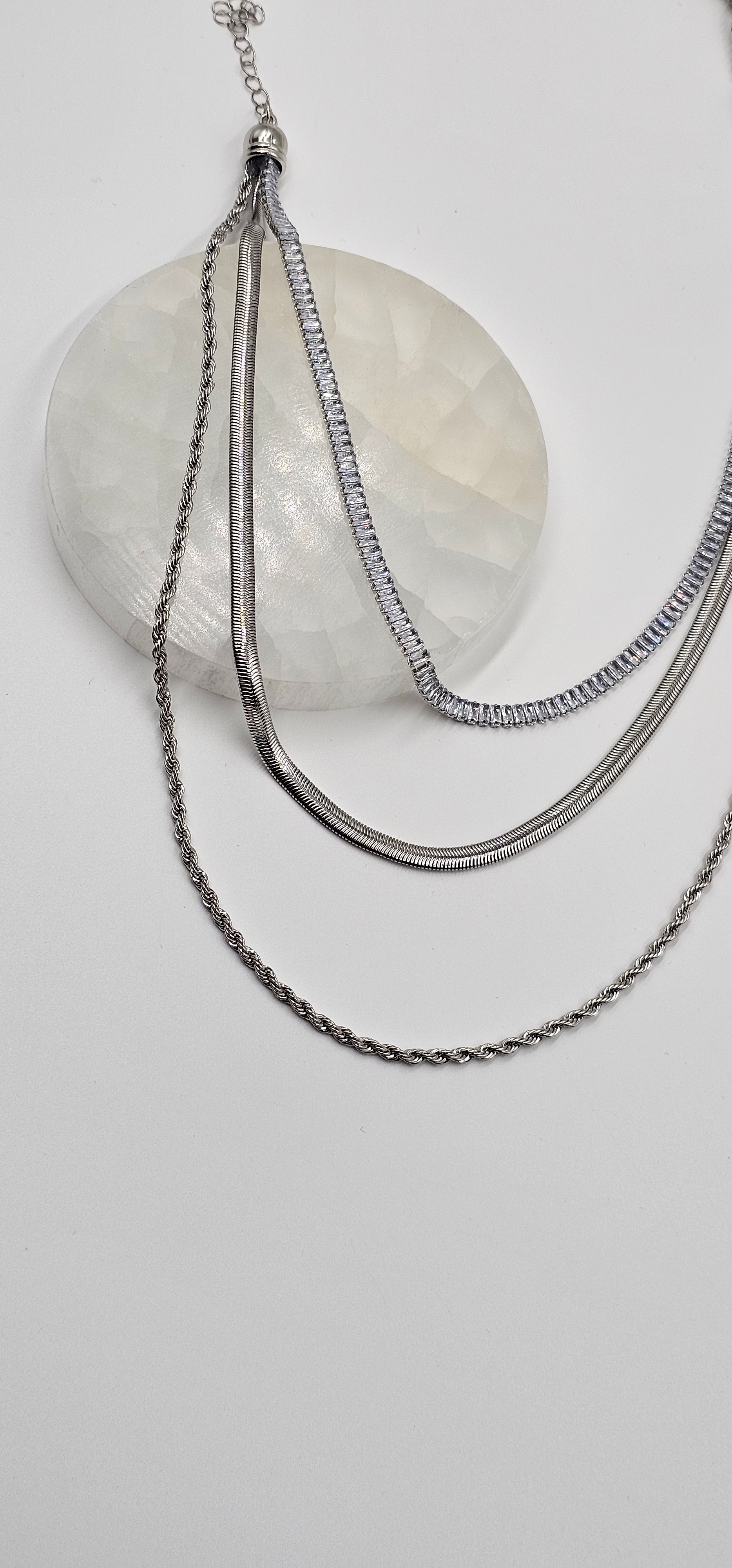 GÜMÜŞ KAPLAMA TASARIM  BAGET SIRA TAŞLI ÇOKLU  TAŞLI KOLYE