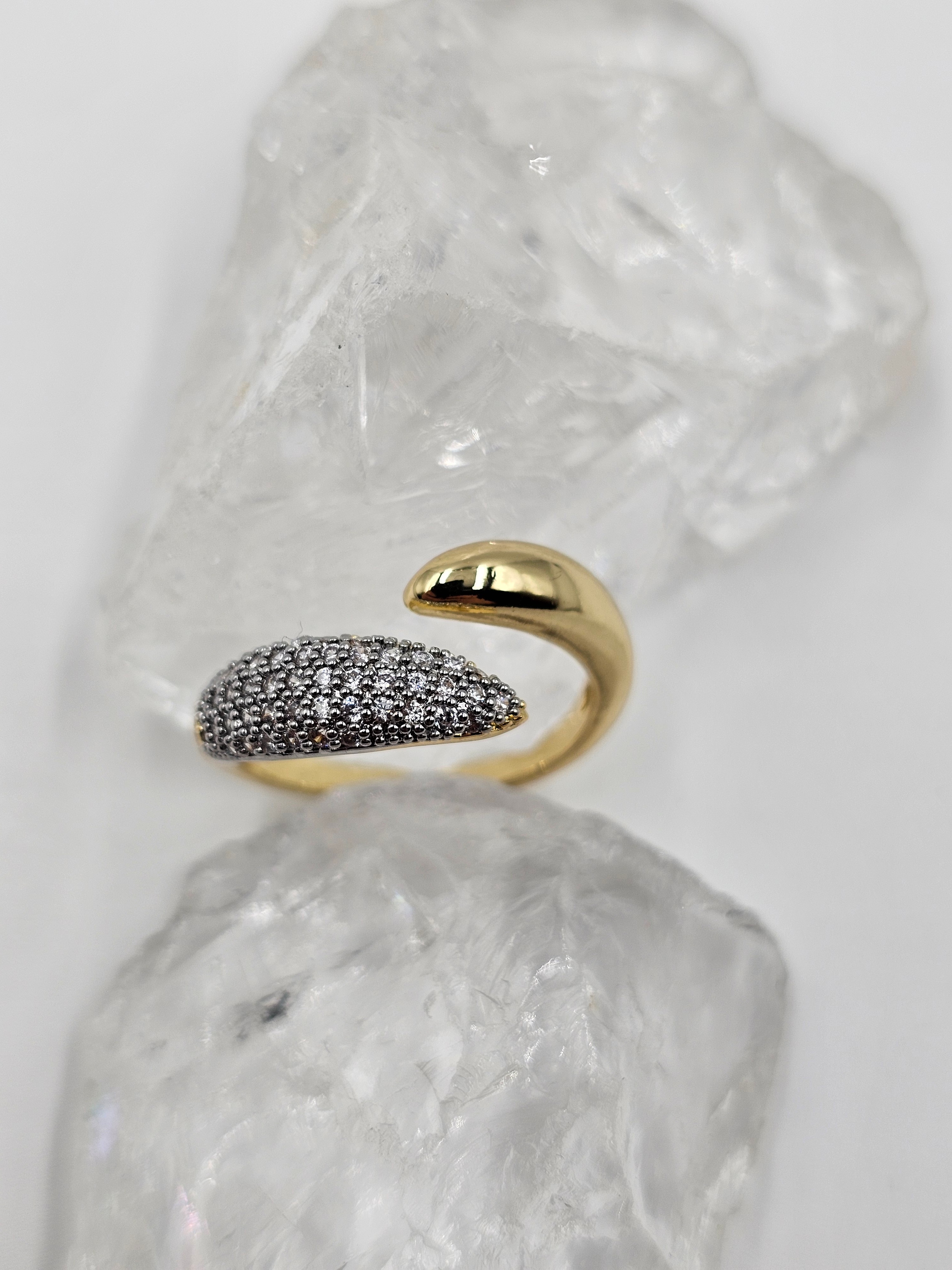 ALTIN KAPLAMA ZİRKON TAŞLI YÜZÜK