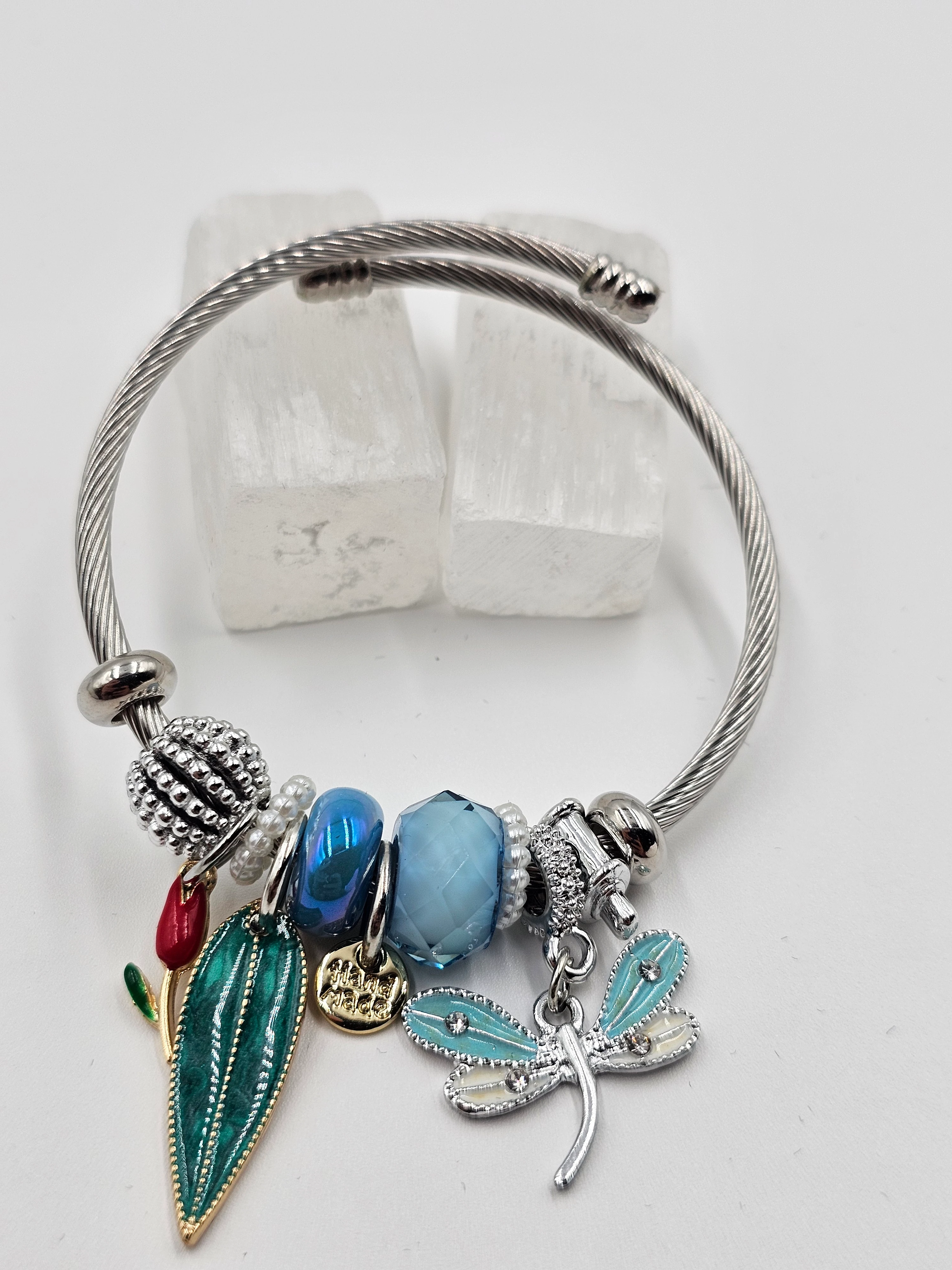 RENKLİ CHARMLI TAŞLI BİLEKLİK