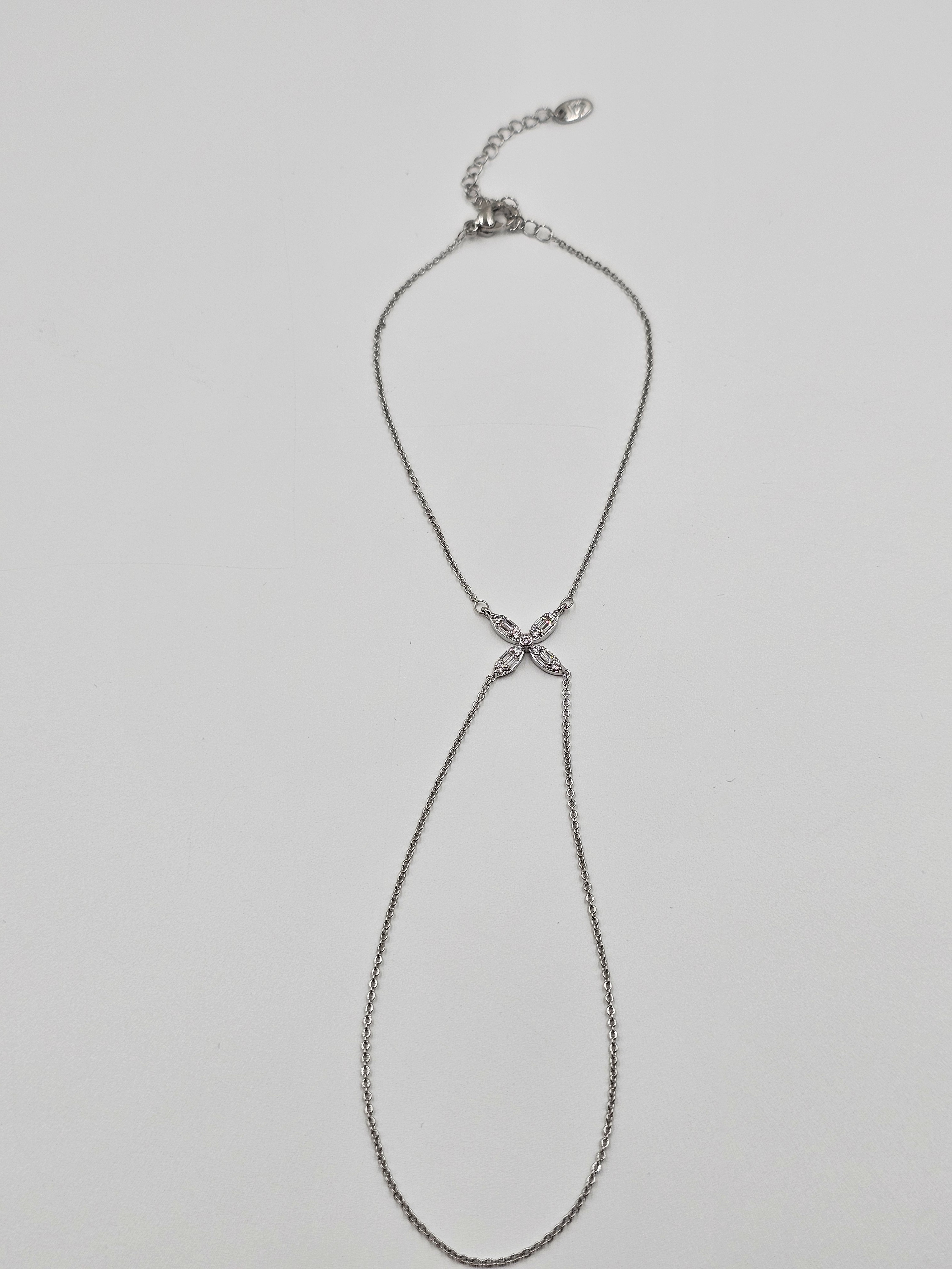 BEYAZ ÇİÇEK FİGÜRLÜ ŞAHMERAN