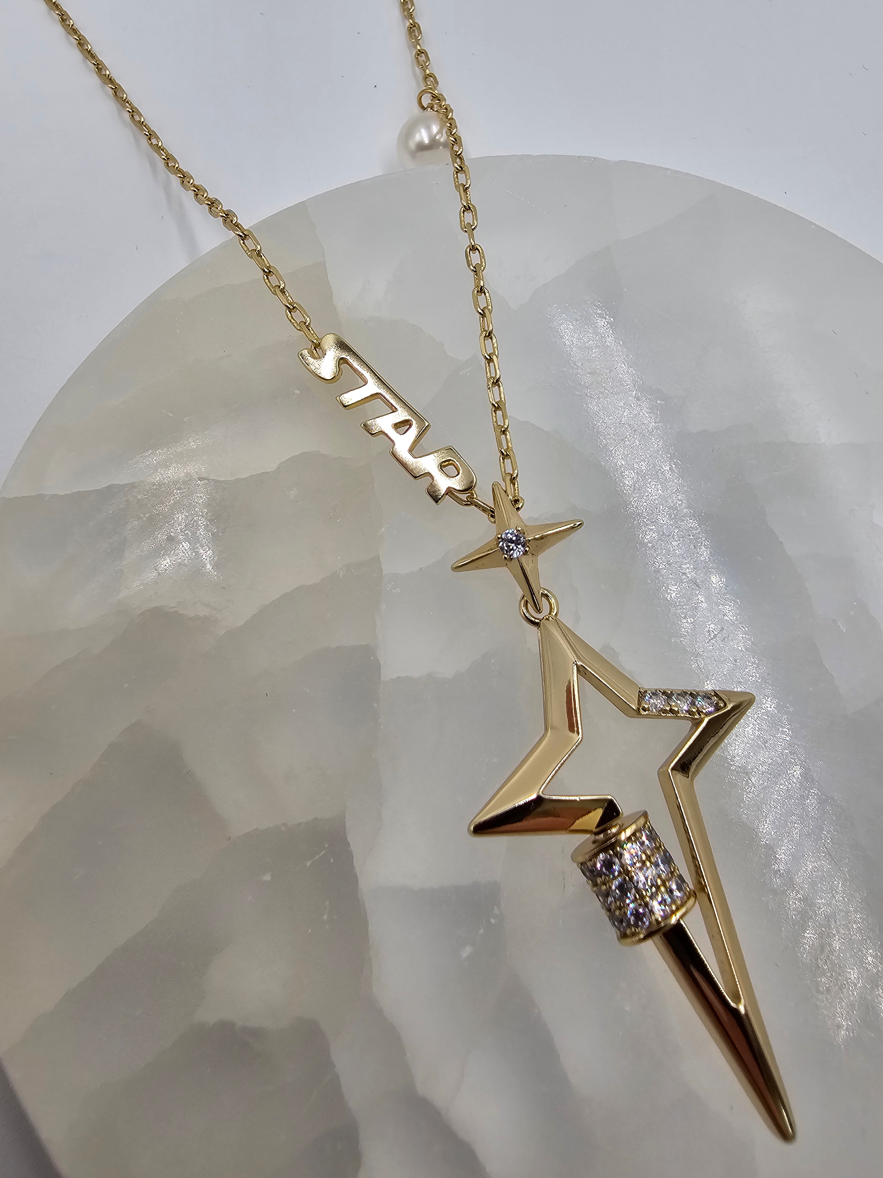 ALTIN KAPLAMA TAŞLI YILDIZLI YAZILI İNCİLİ UZUN KOLYE