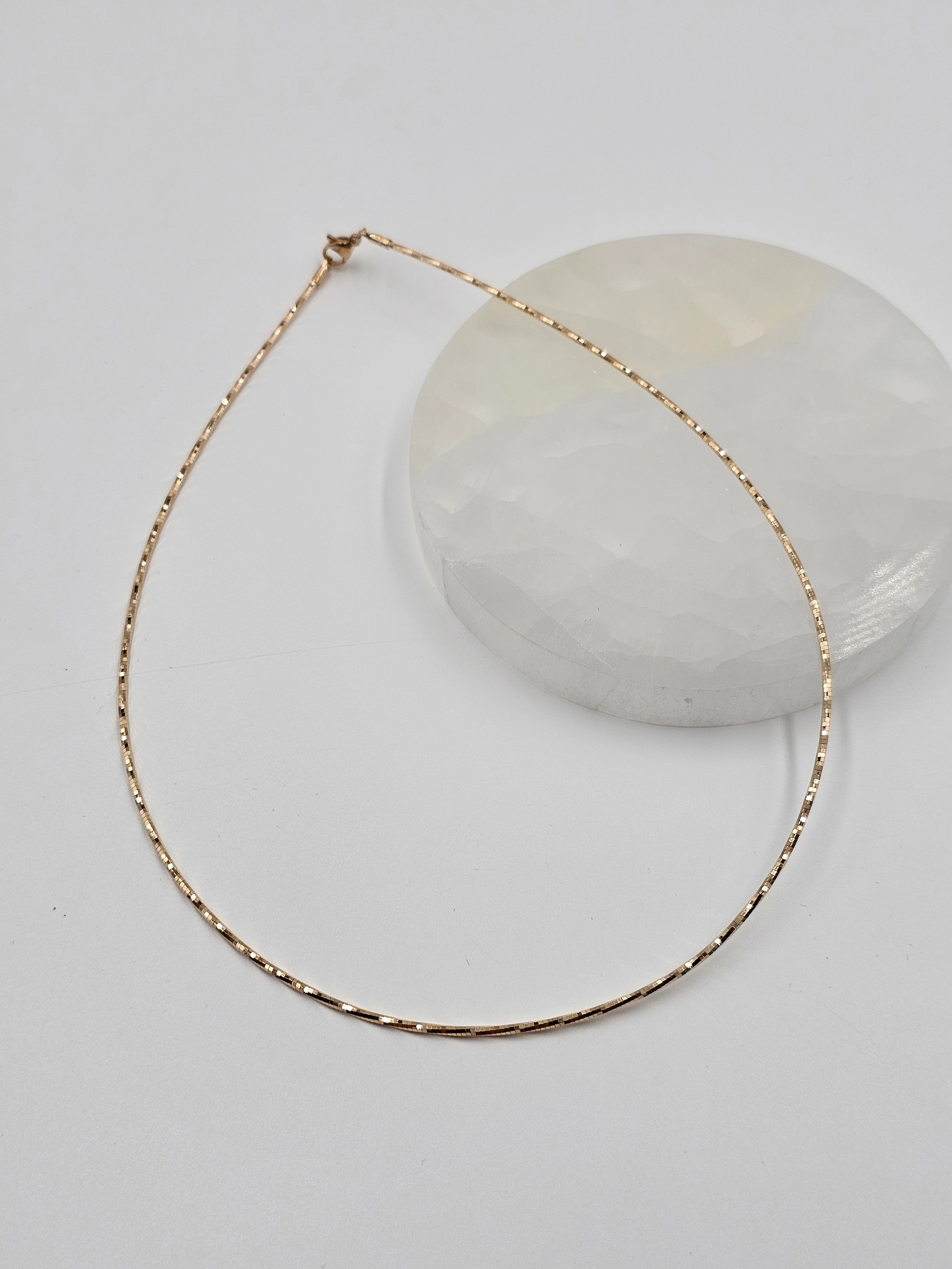 ALTIN KAPLAMA  XUPİNG TEL CHOKER KOLYE