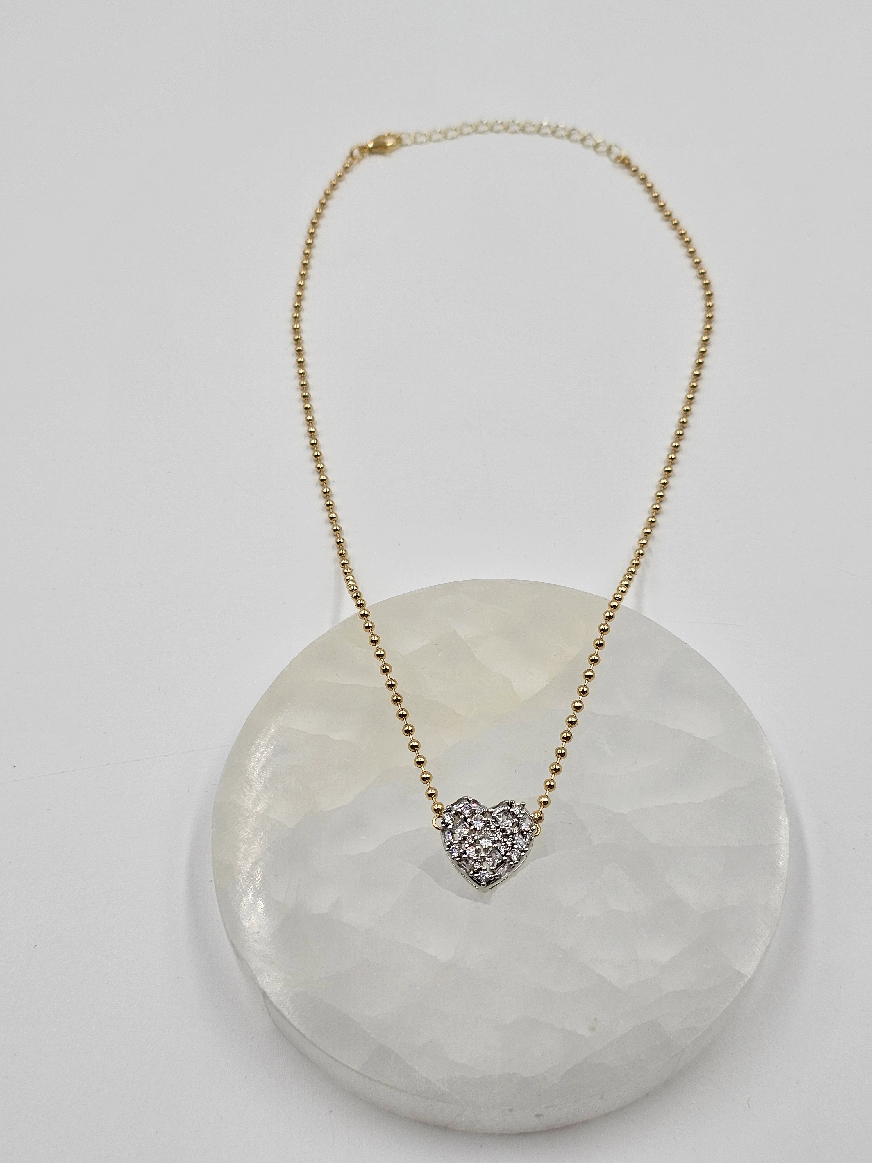 GÜMÜŞ KAPLAMA TAŞLI KALPLİ KOLYE