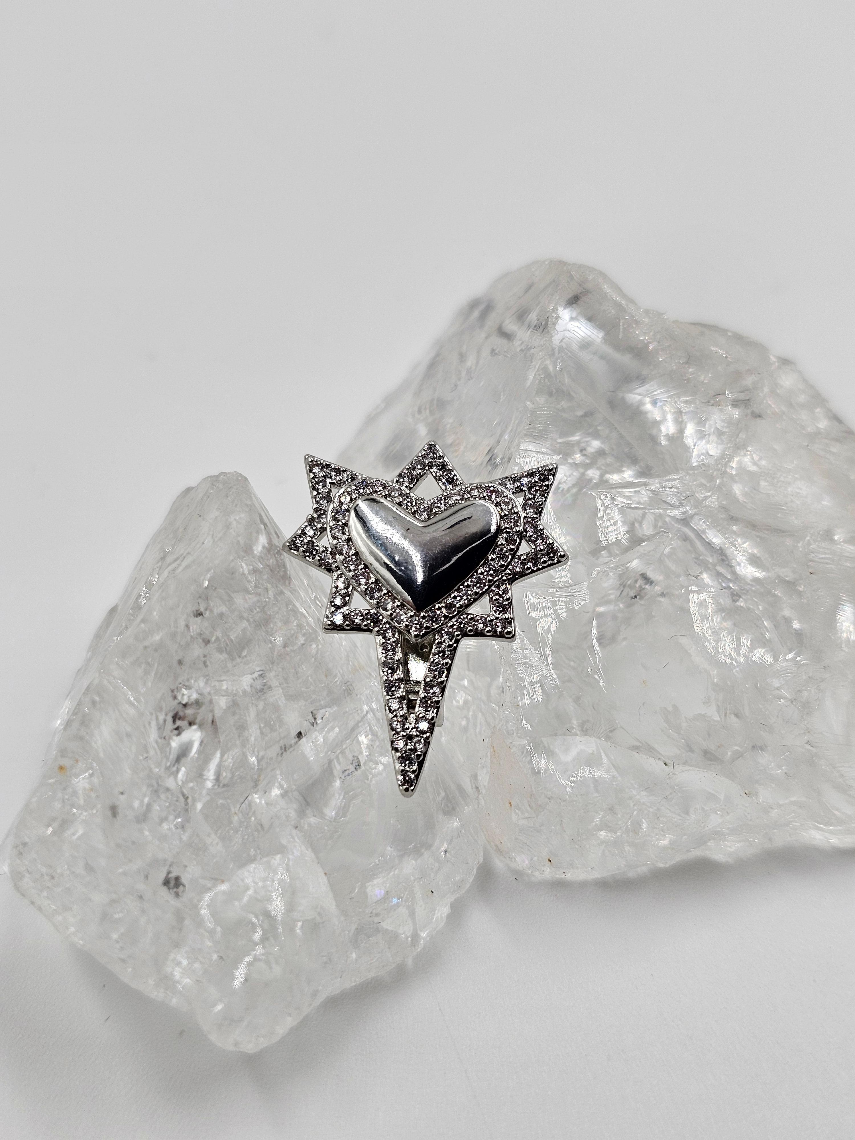 GÜMÜŞ RENK TAŞLI KALP BİLEKLİK CHARM