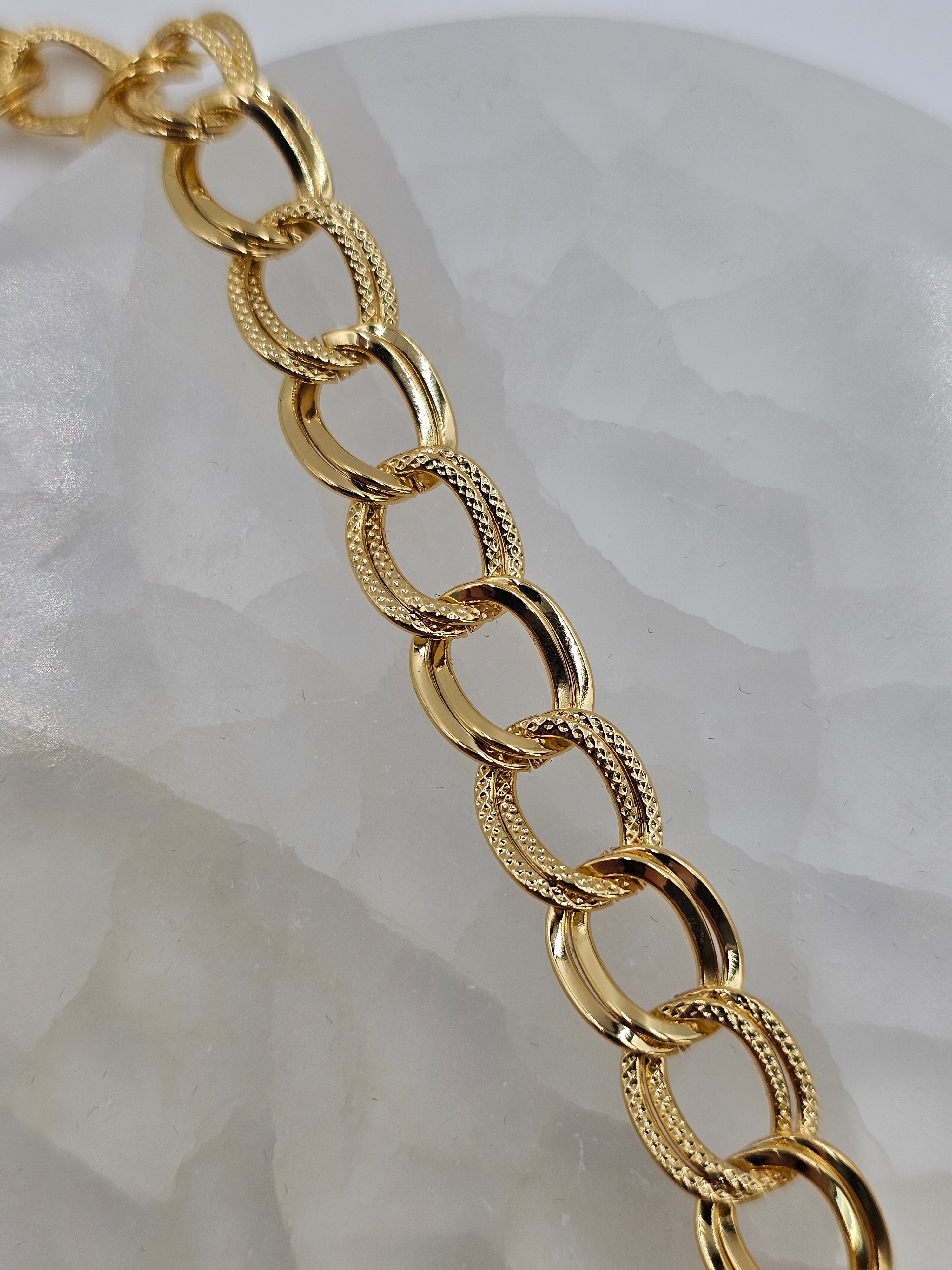 ALTIN KAPLAMA OLUKLU BÜYÜK ZİNCİR KOLYE