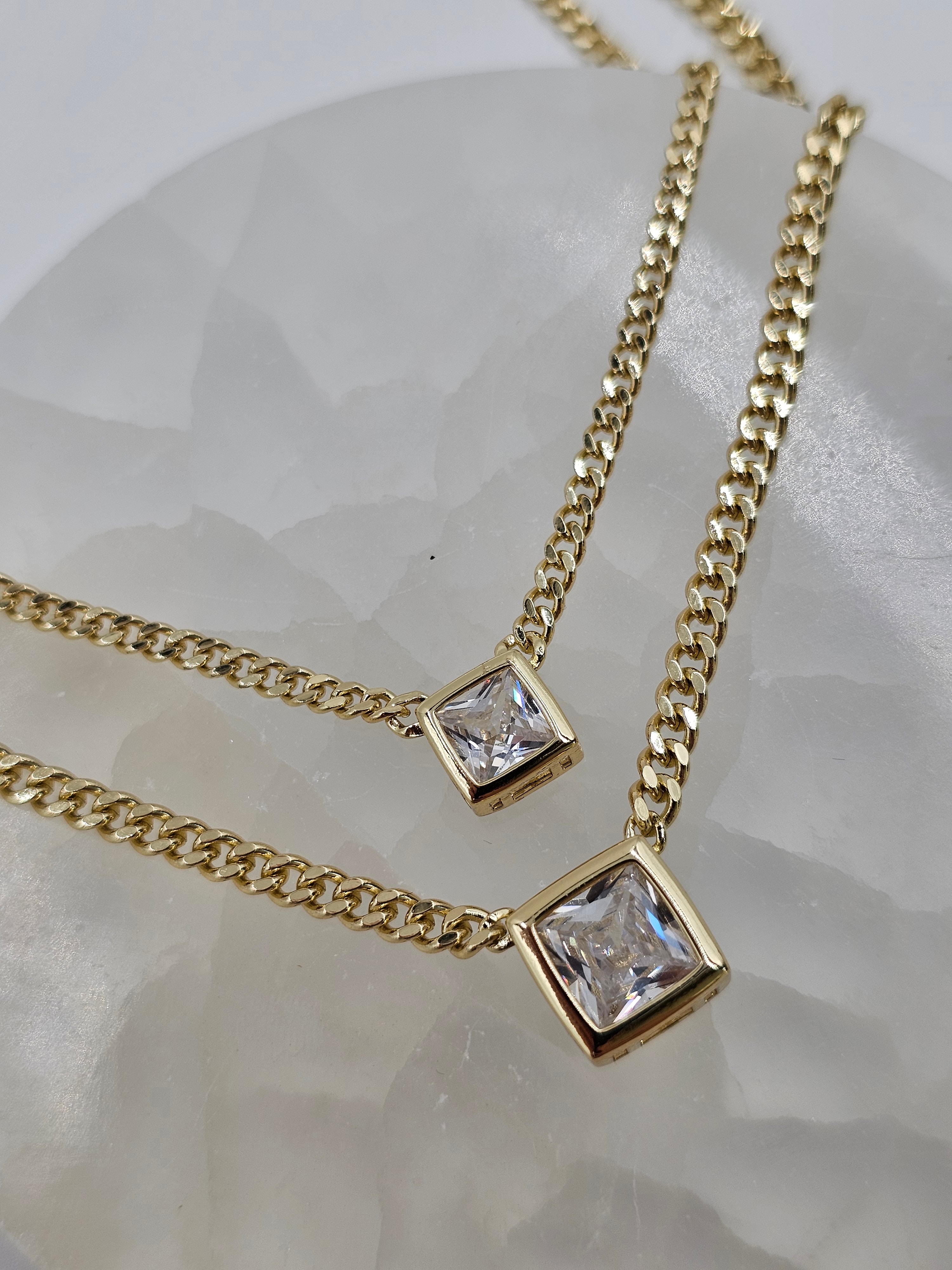 ALTIN KAPLAMA ZİRKON KARE TAŞLI ÇİFT KOLYE