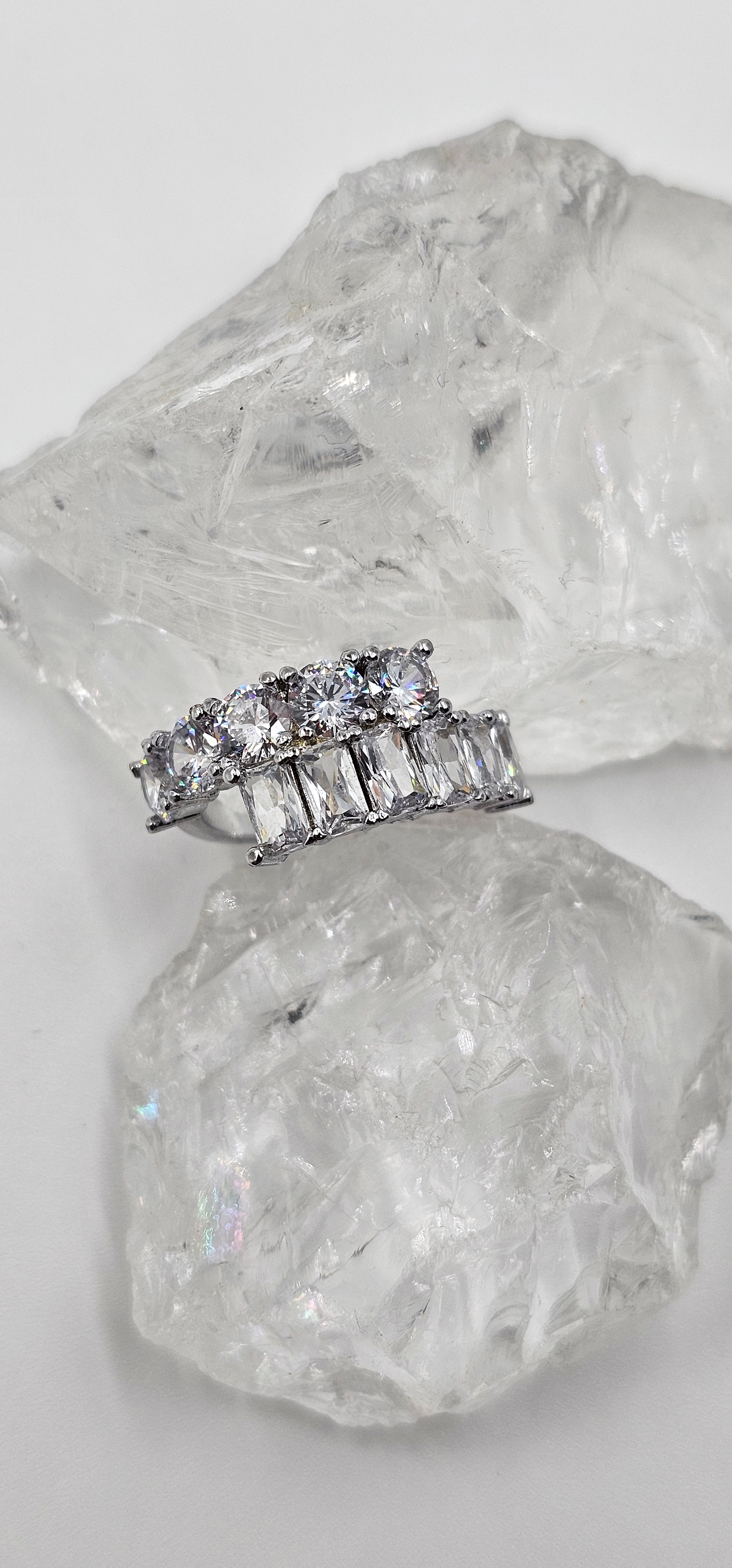 ALTIN VE GÜMÜŞ KAPLAMA ÇİFT SIRA SIRALI ZİRKON TAŞLI YÜZÜK