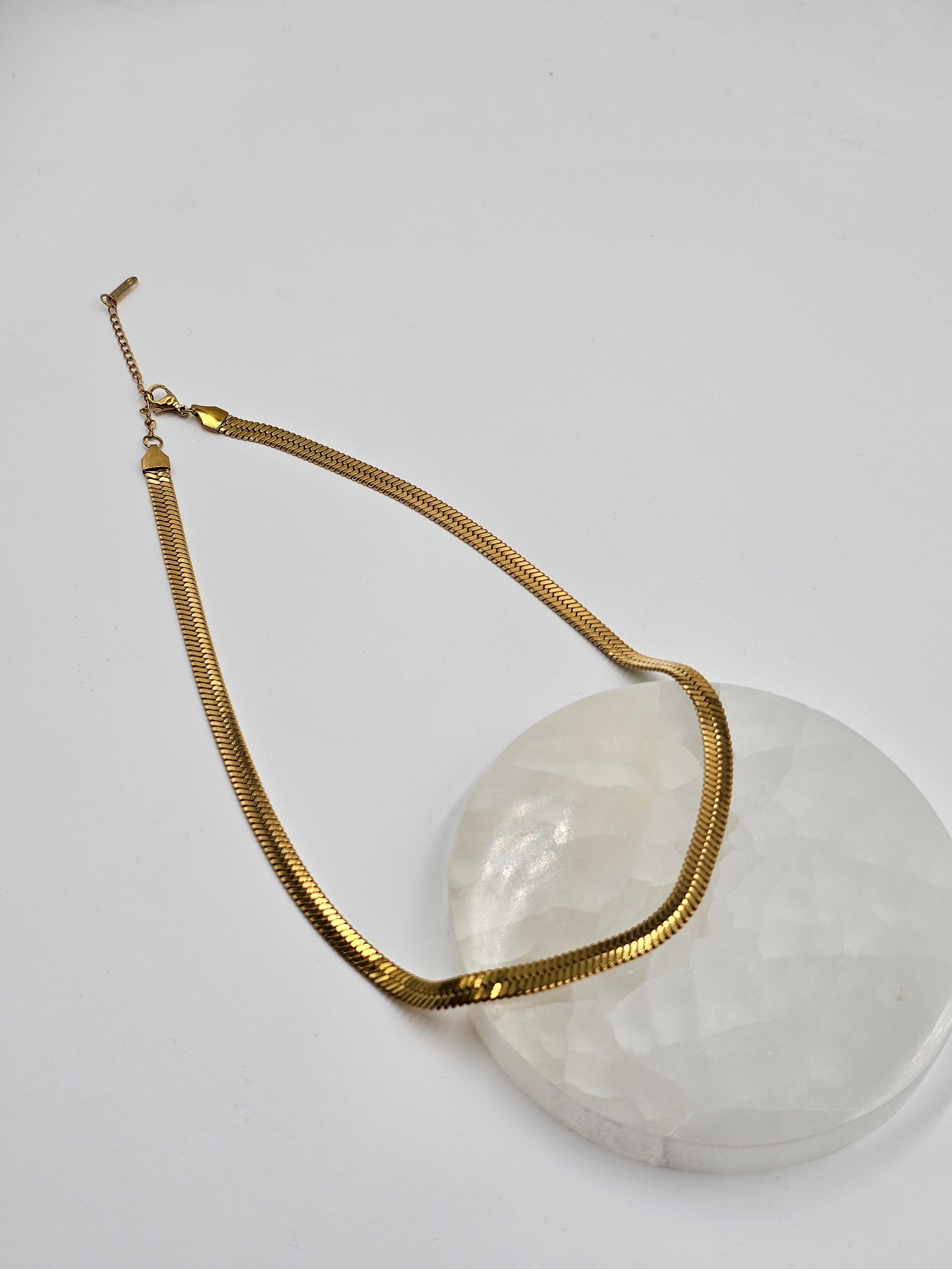 ALTIN KAPLAMA KALIN YASSI KOLYE