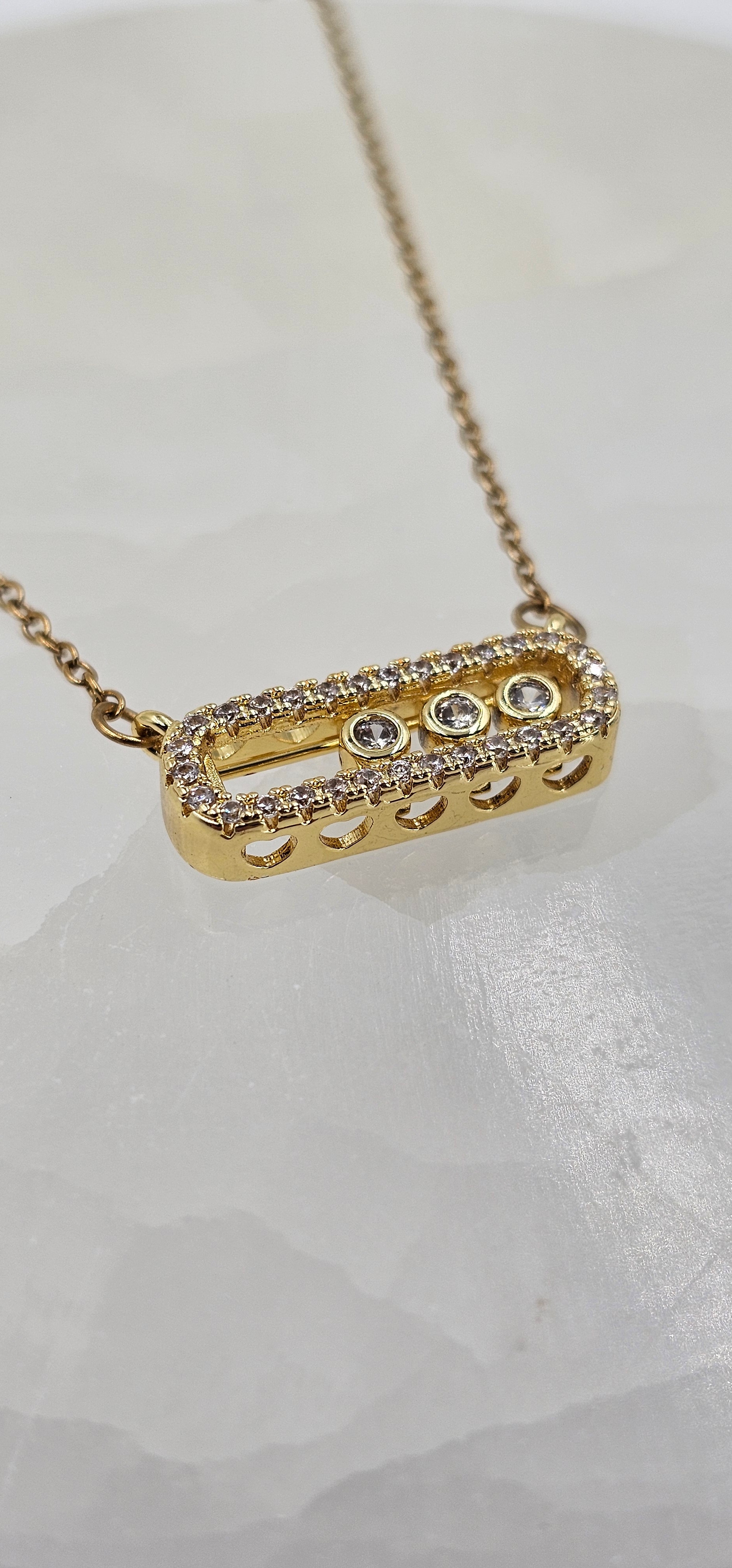 ALTIN KAPLAMA ZİRKON TAŞI MESSİKA OYNAR TAŞLI KOLYE 