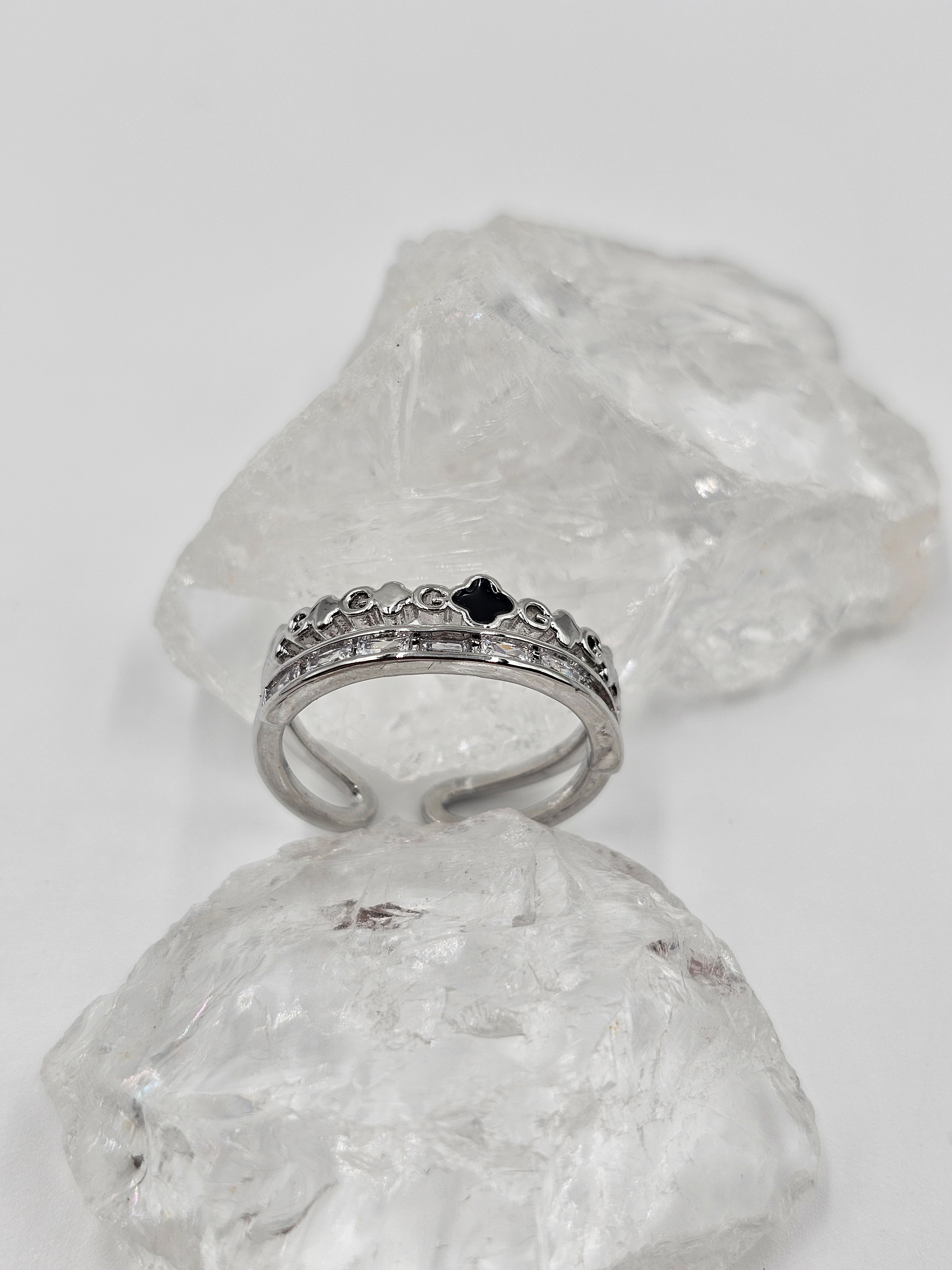 GÜMÜŞ KAPLAMA ZİRKON TAŞLI SİYAH MİNELİ YÜZÜK