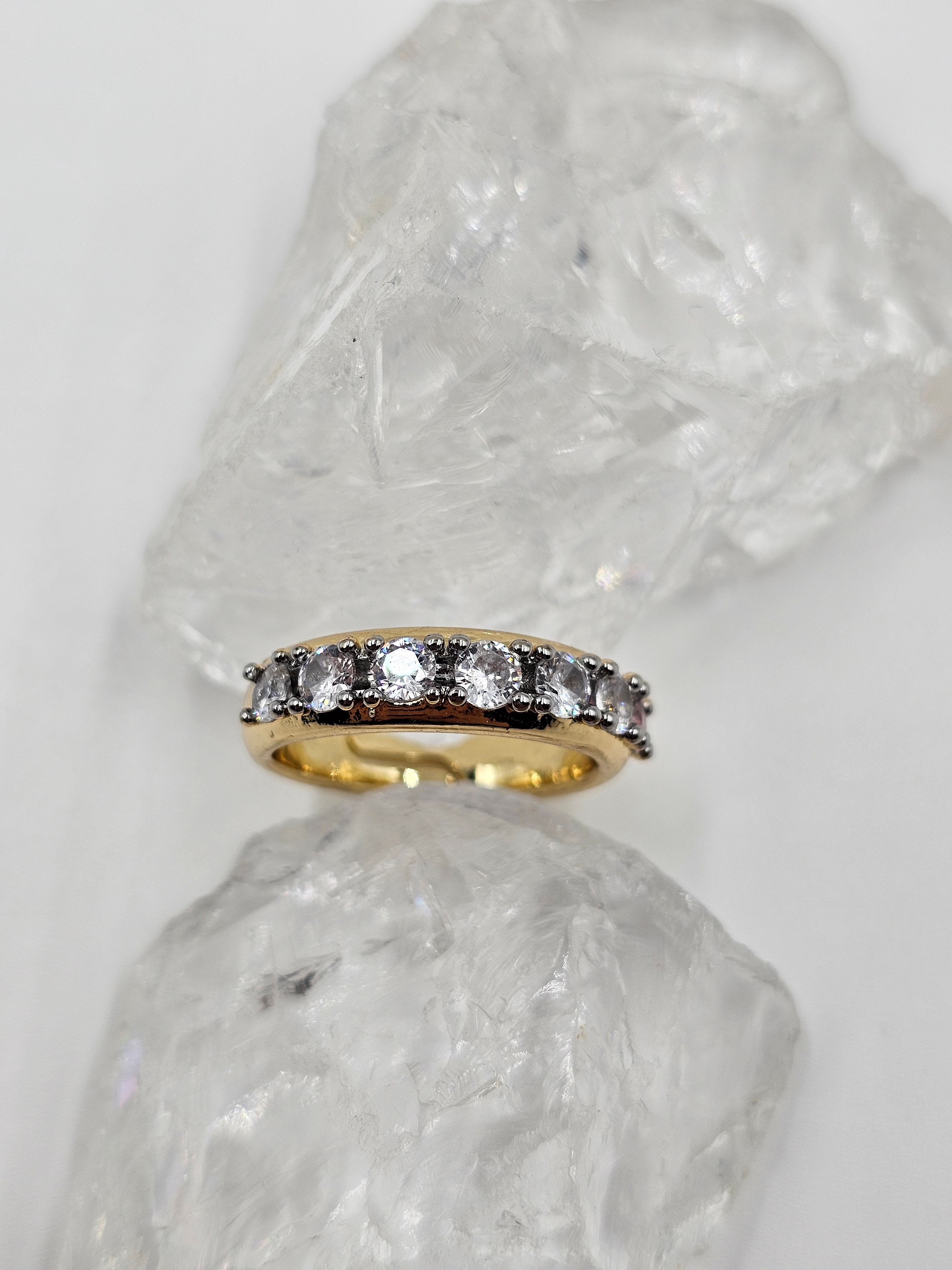 ALTIN KAPLAMA ZİRKON SIRA TAŞLI YÜZÜK