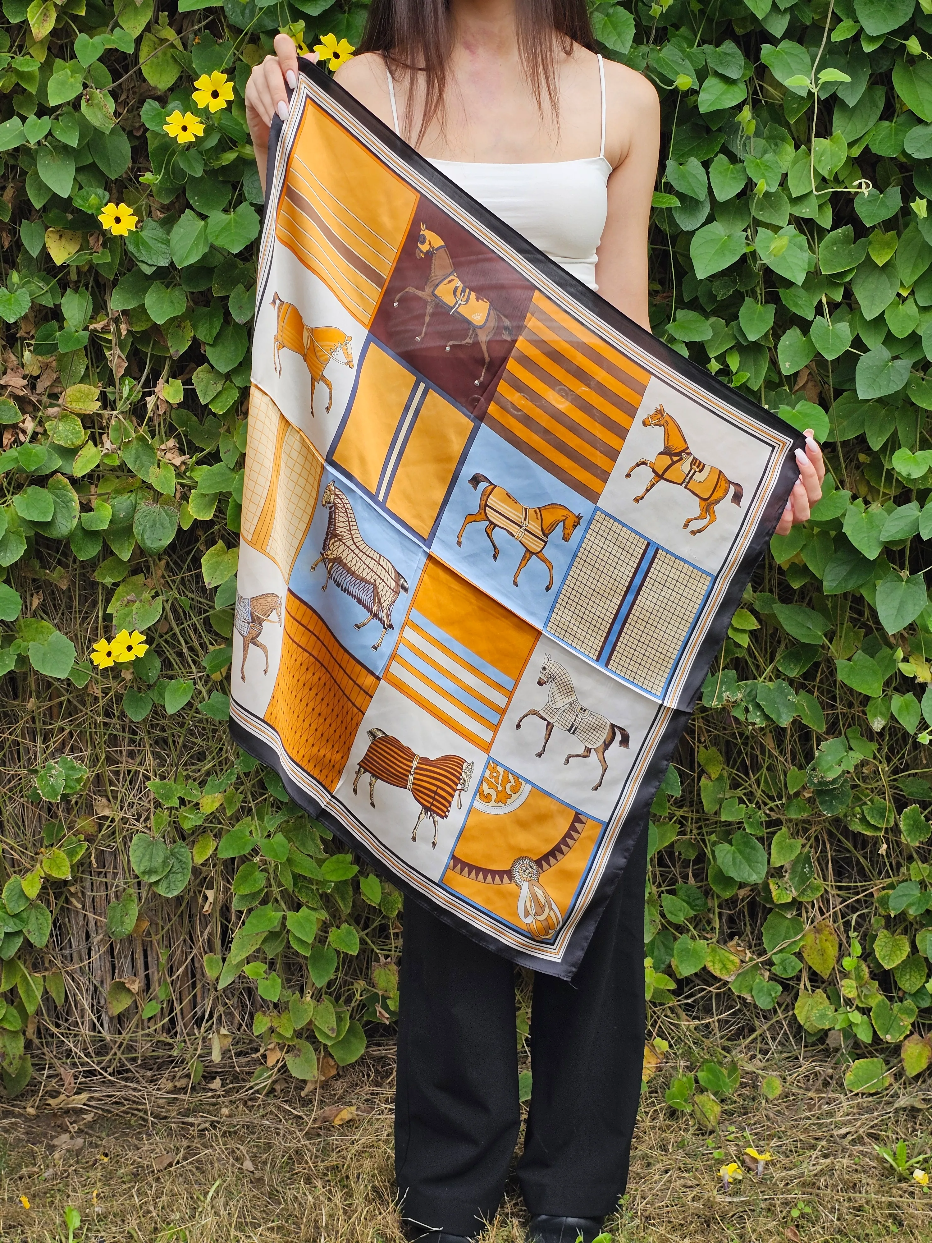 AT DESENLİ  SATEN FULAR (70X70)