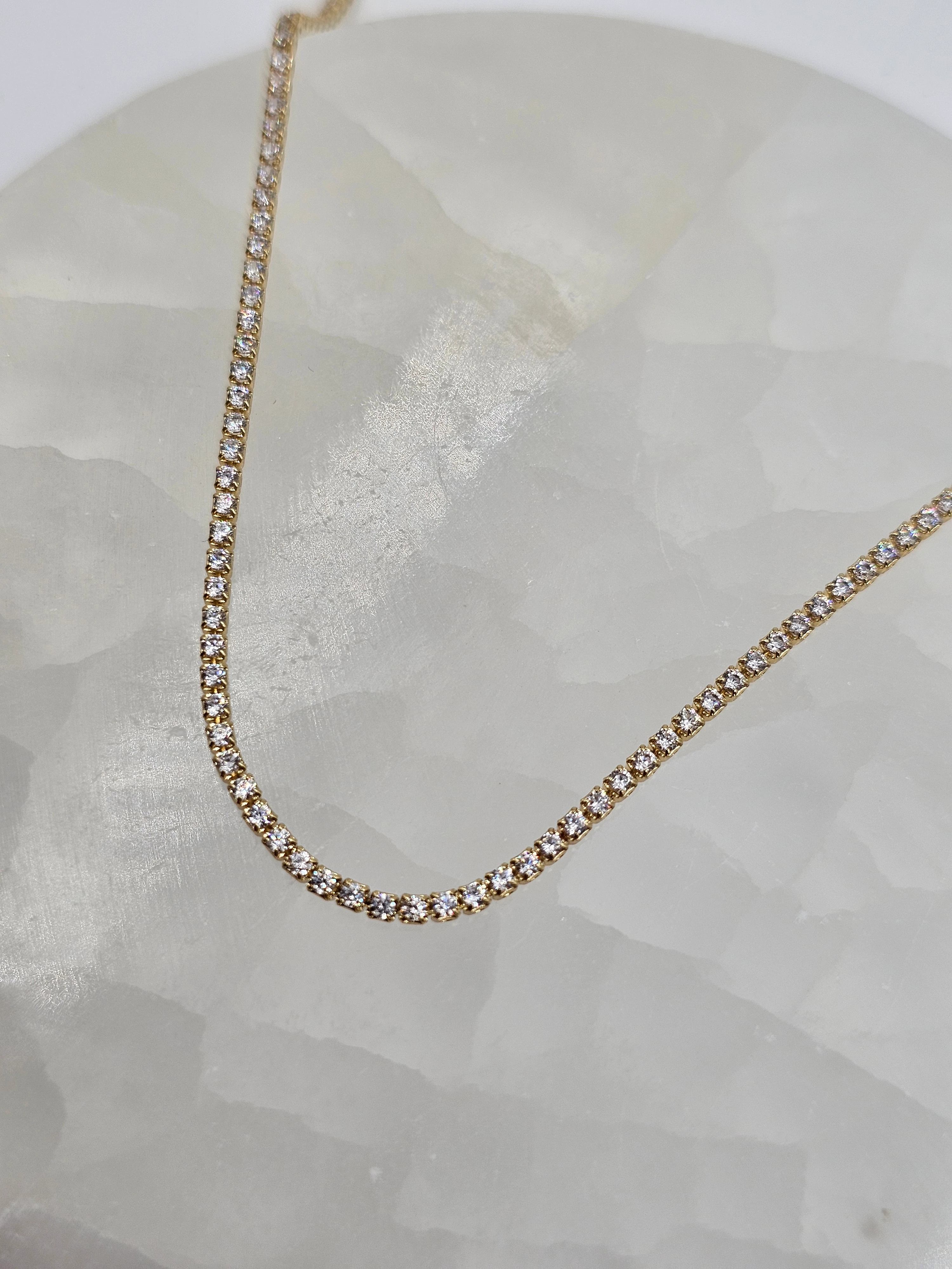 ALTIN KAPLAMA SU YOLU TAŞLI KOLYE