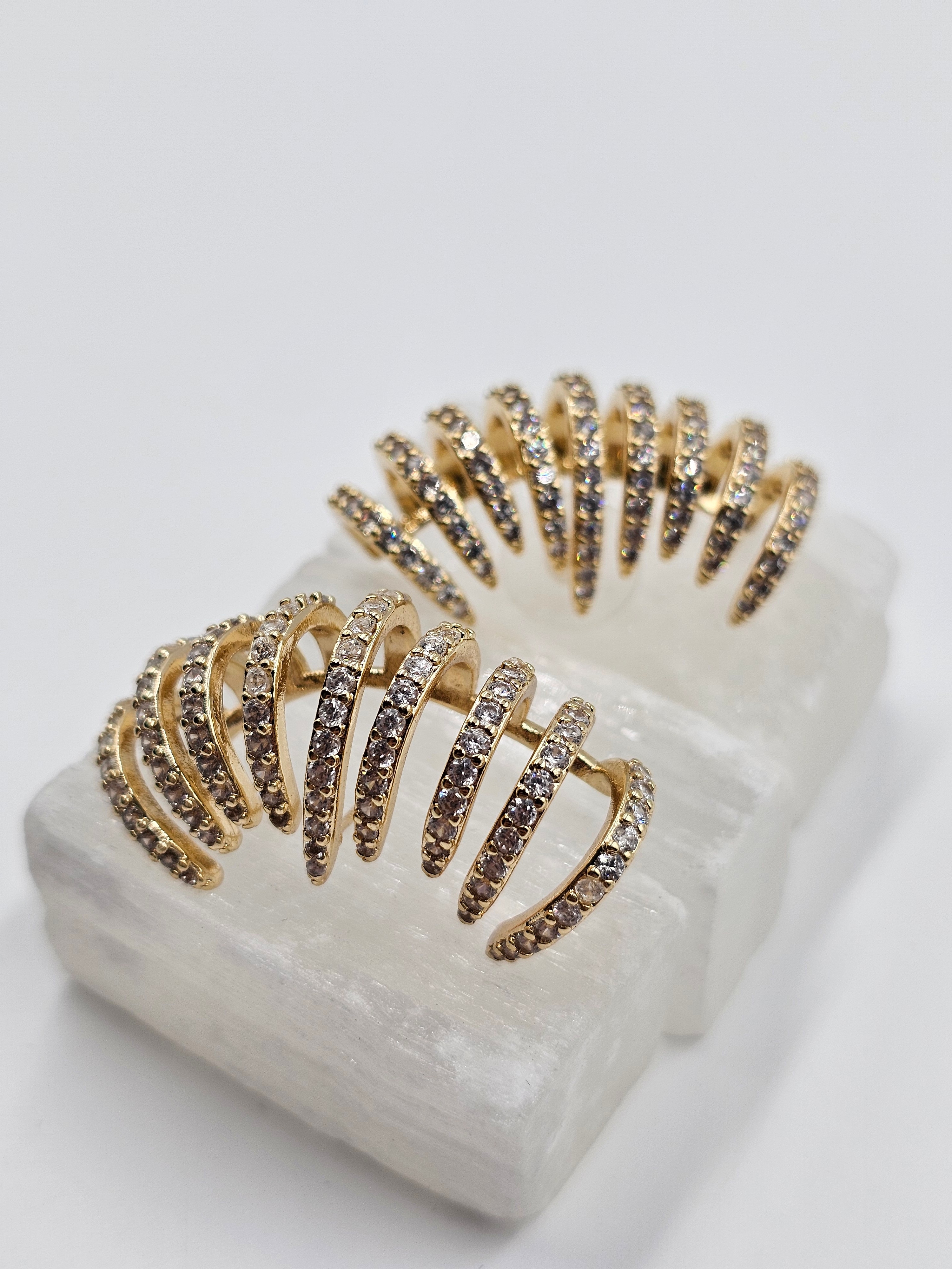 ALTIN VE GÜMÜŞ KAPLAMA VİP SERİ ÇOKLU GÖRÜNÜMLÜ FULL ZİRKON TAŞLI KÜPE