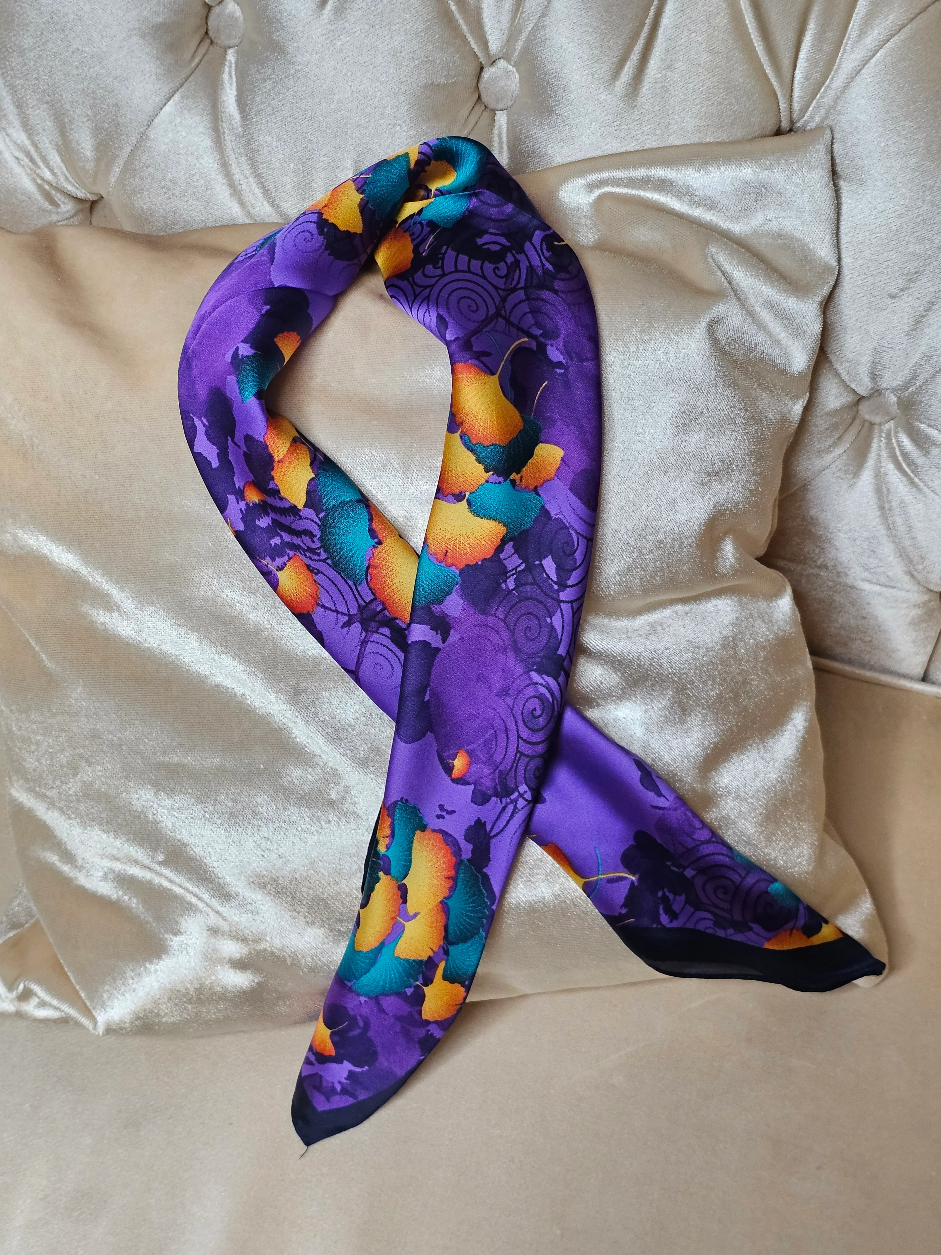 DESENLİ SATEN FULAR (70X70)