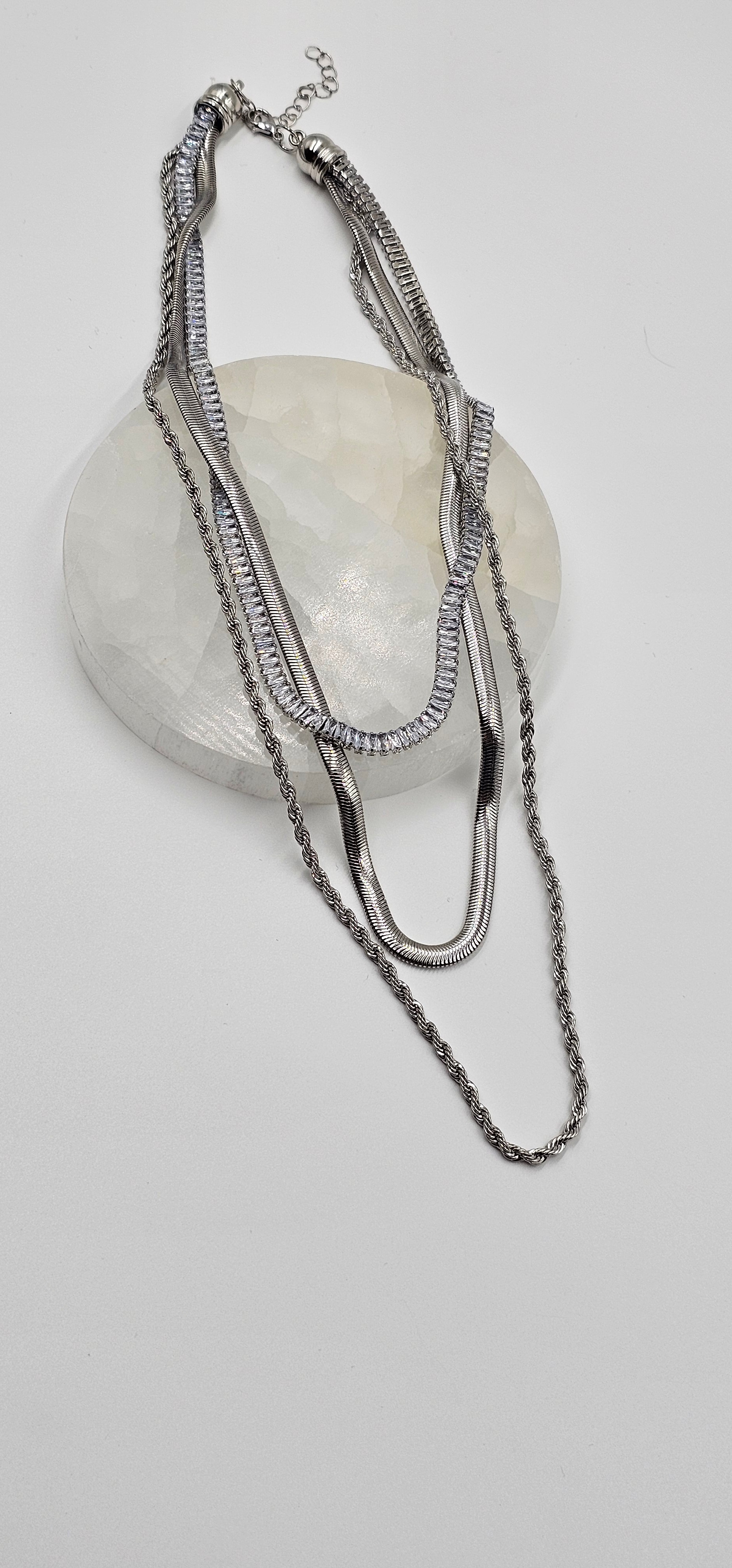 GÜMÜŞ KAPLAMA TASARIM  BAGET SIRA TAŞLI ÇOKLU  TAŞLI KOLYE