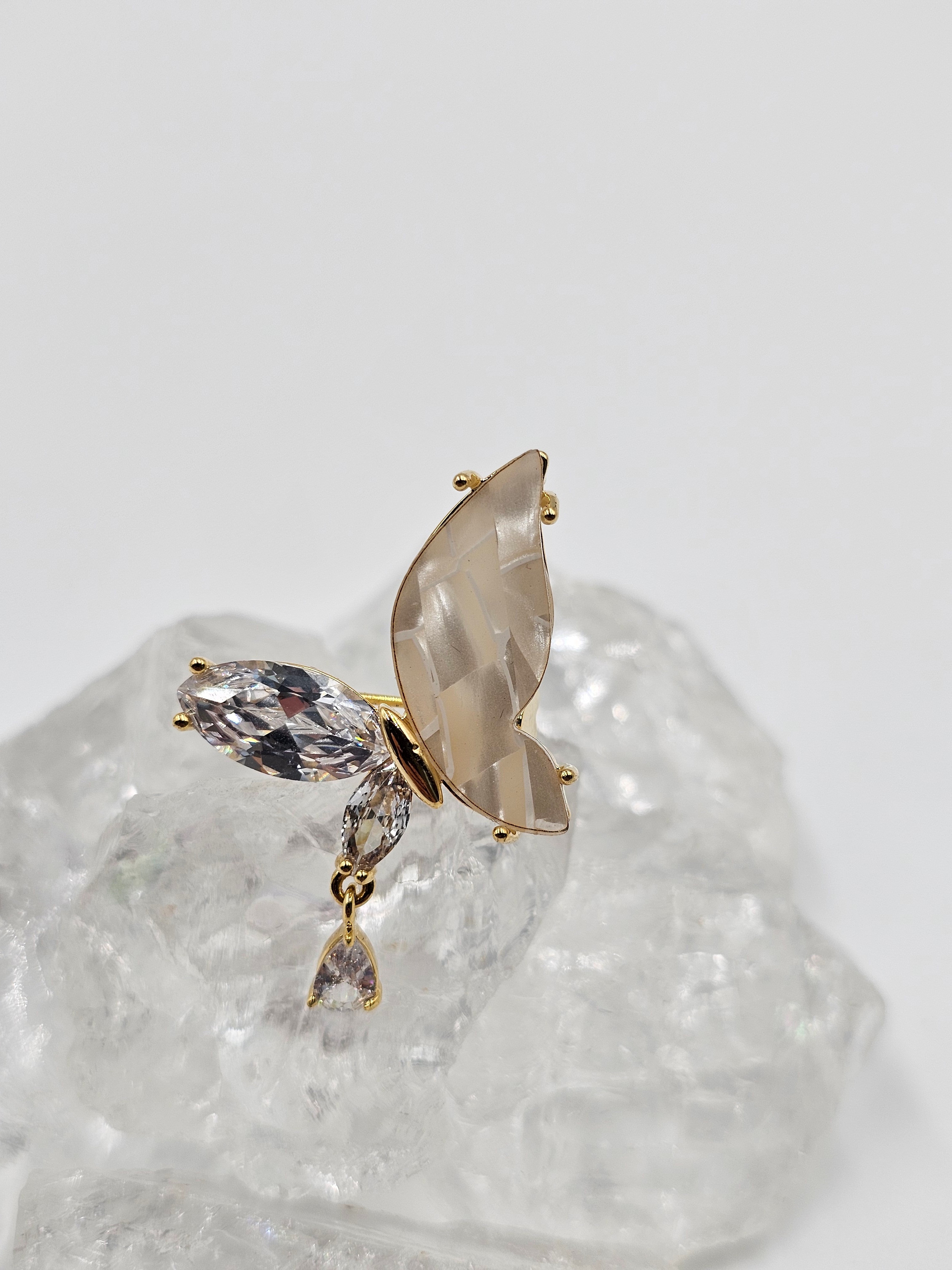 KELEBEK DESENLİ BROŞ