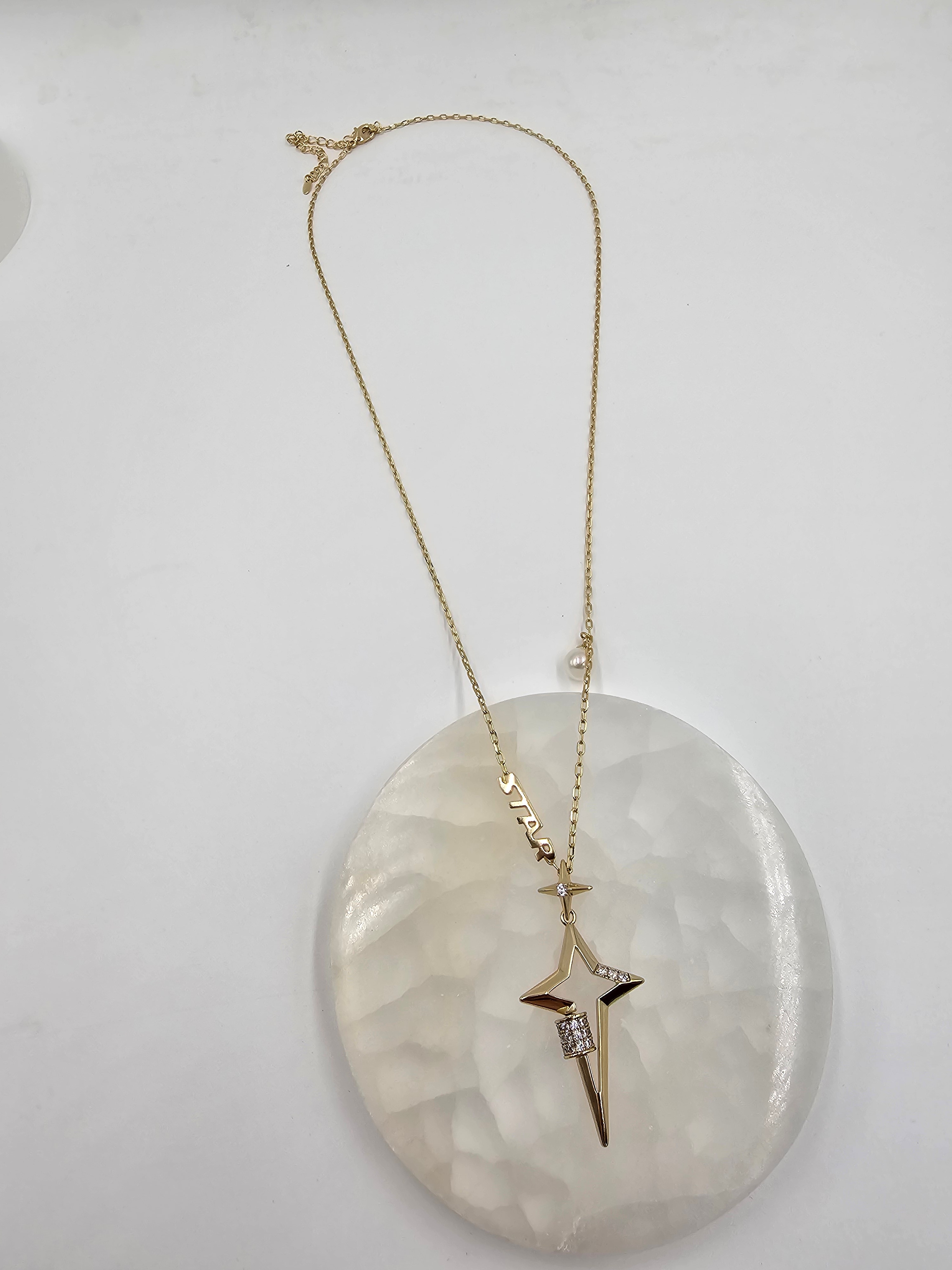 ALTIN KAPLAMA TAŞLI YILDIZLI YAZILI İNCİLİ UZUN KOLYE