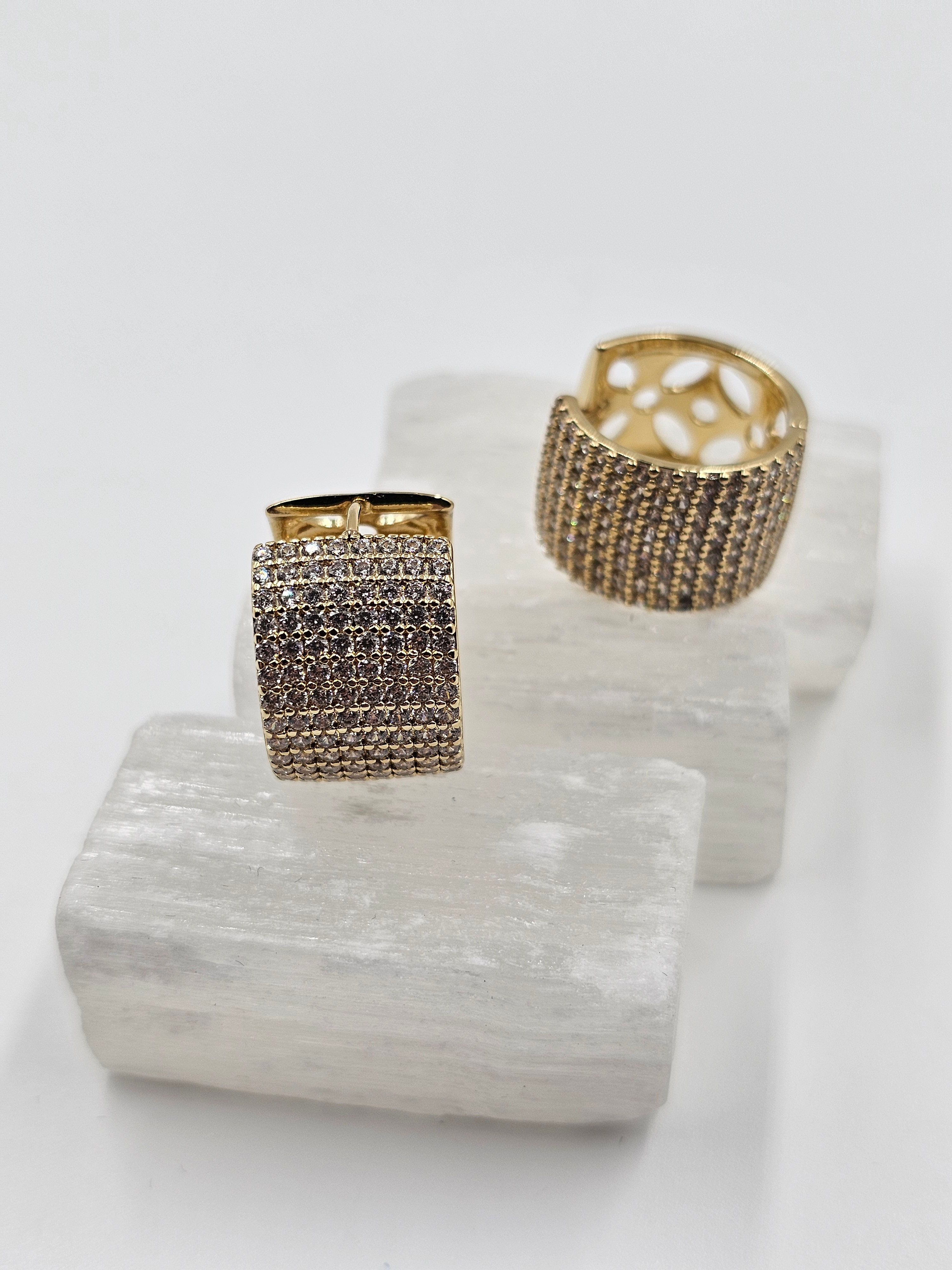 ALTIN KAPLAMA ZİRKON TAŞLI HALKA KÜPE