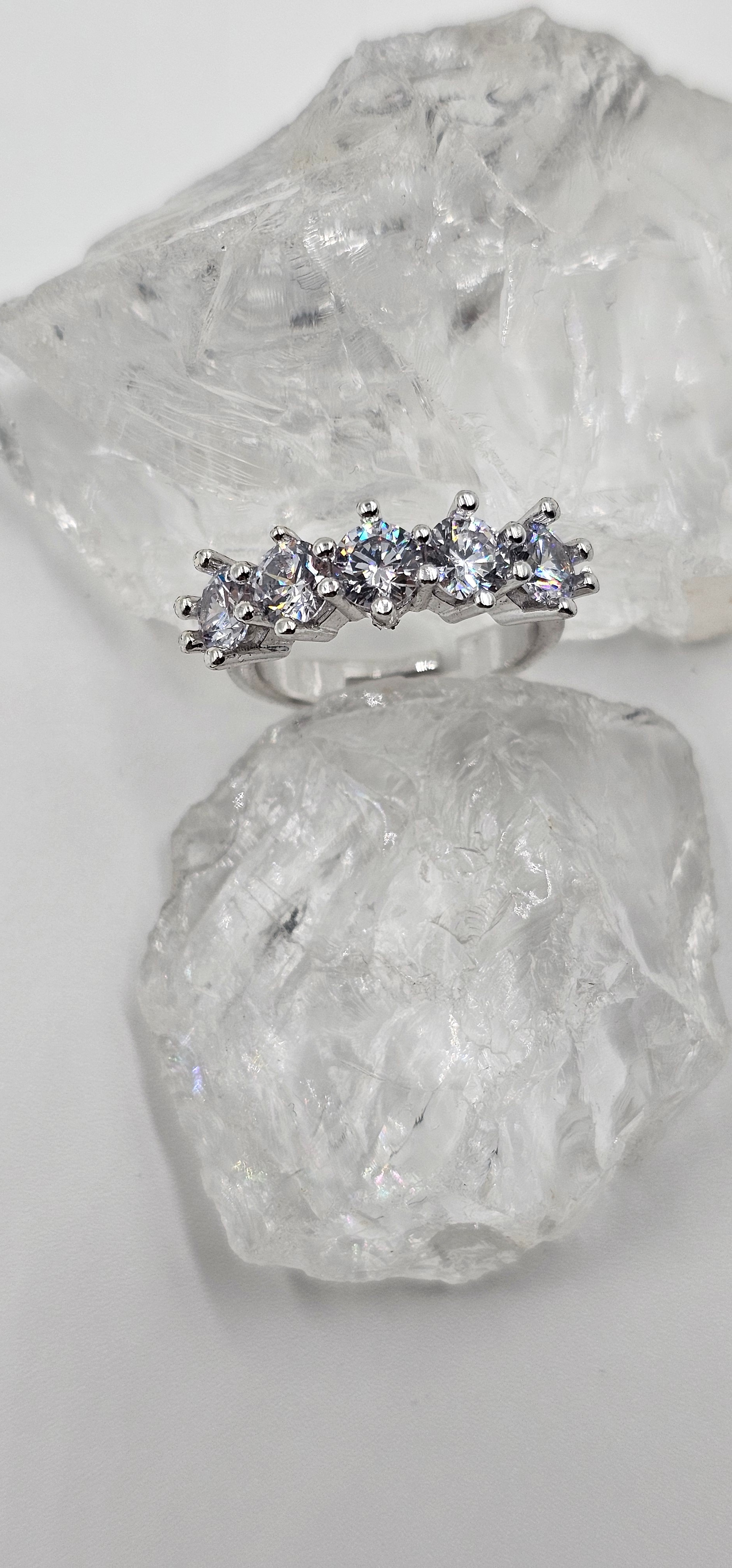 GÜMÜŞ KAPLAMA ZİRKON BEŞ TAŞ YÜZÜK