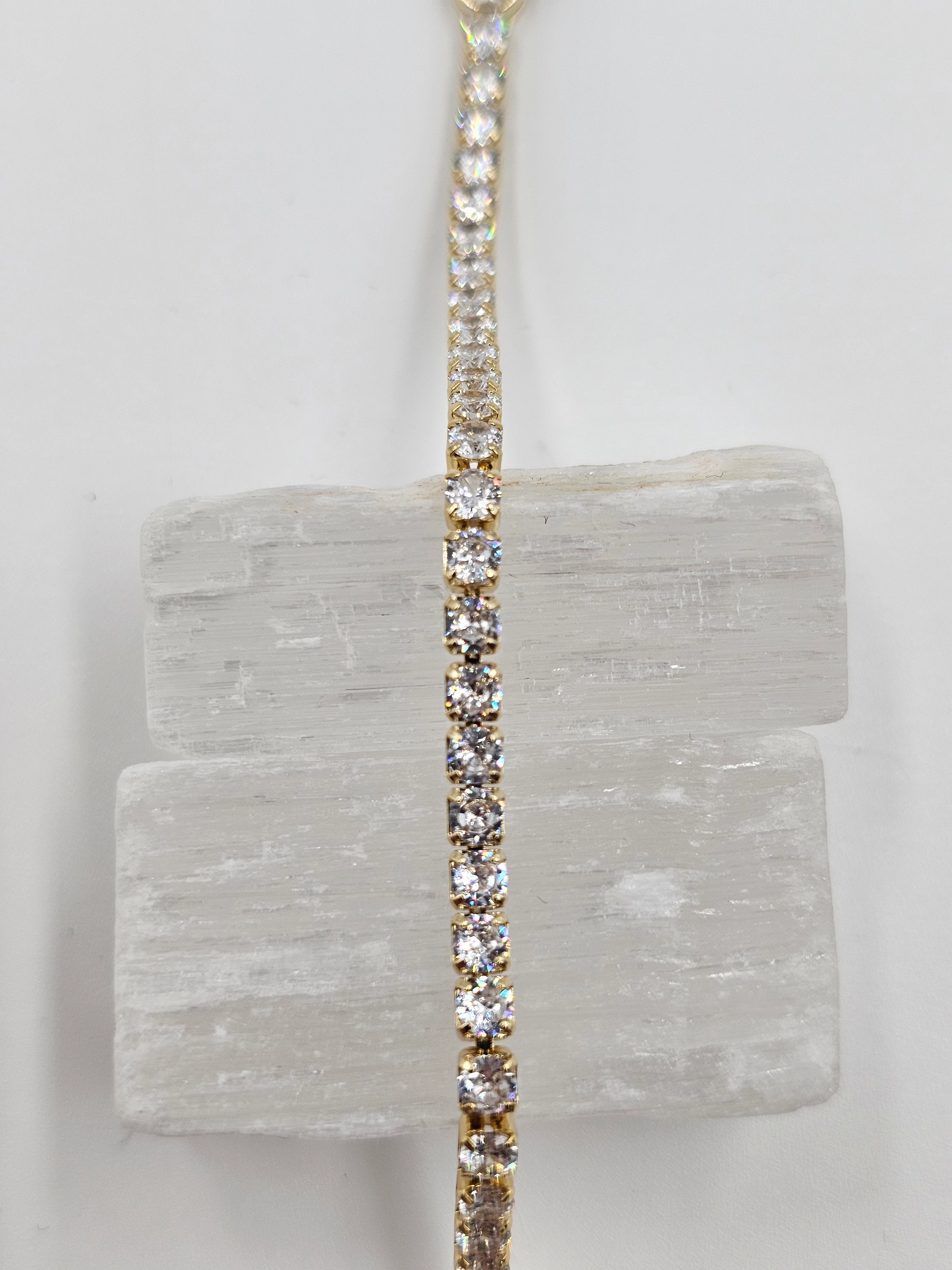 SU YOLU TAŞLI PARÇALI UZUN BİLEKLİK