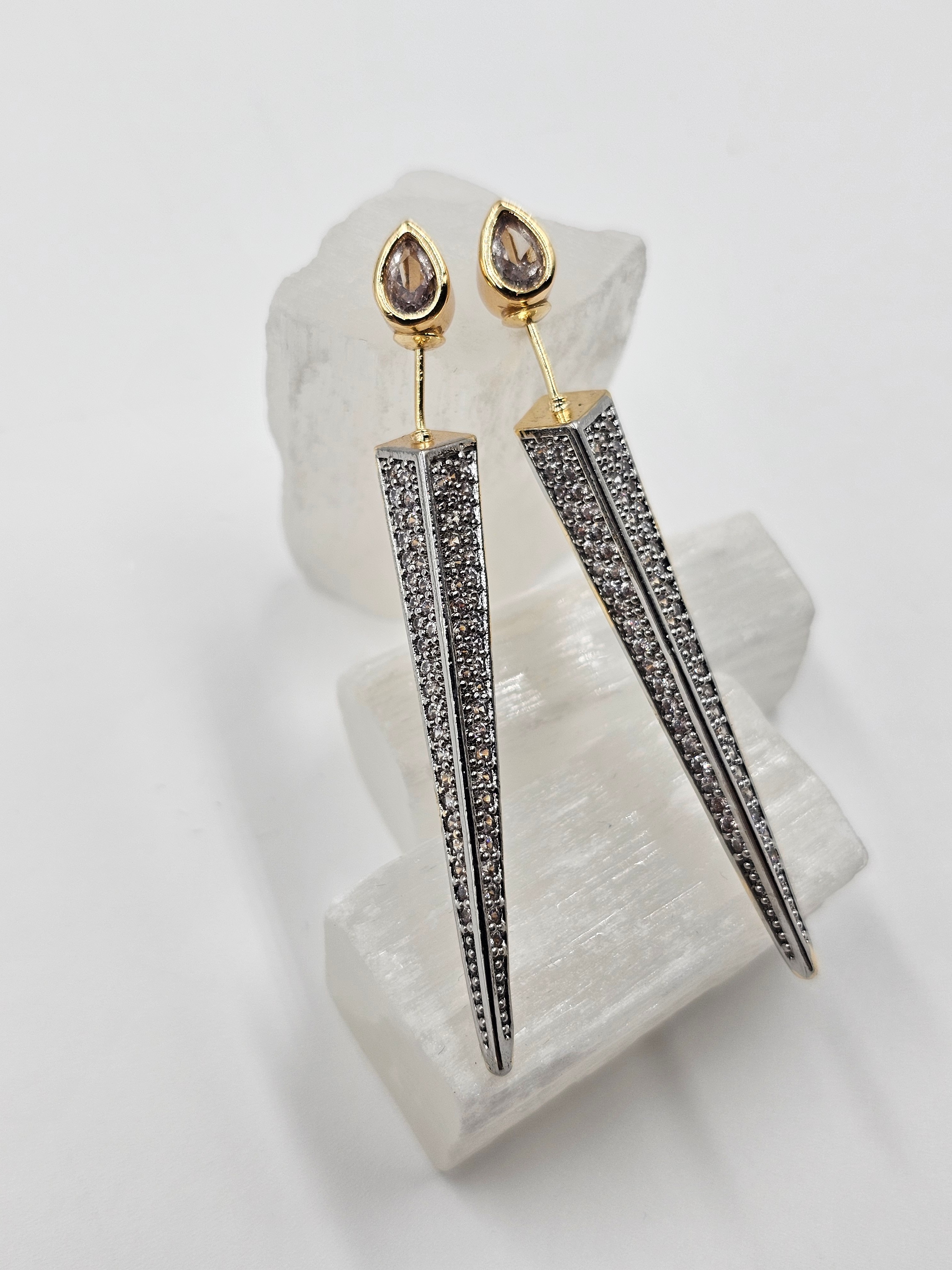 ALTIN KAPLAMA VİP SERİ FULL TAŞLI MEKİK MODEL KÜPE