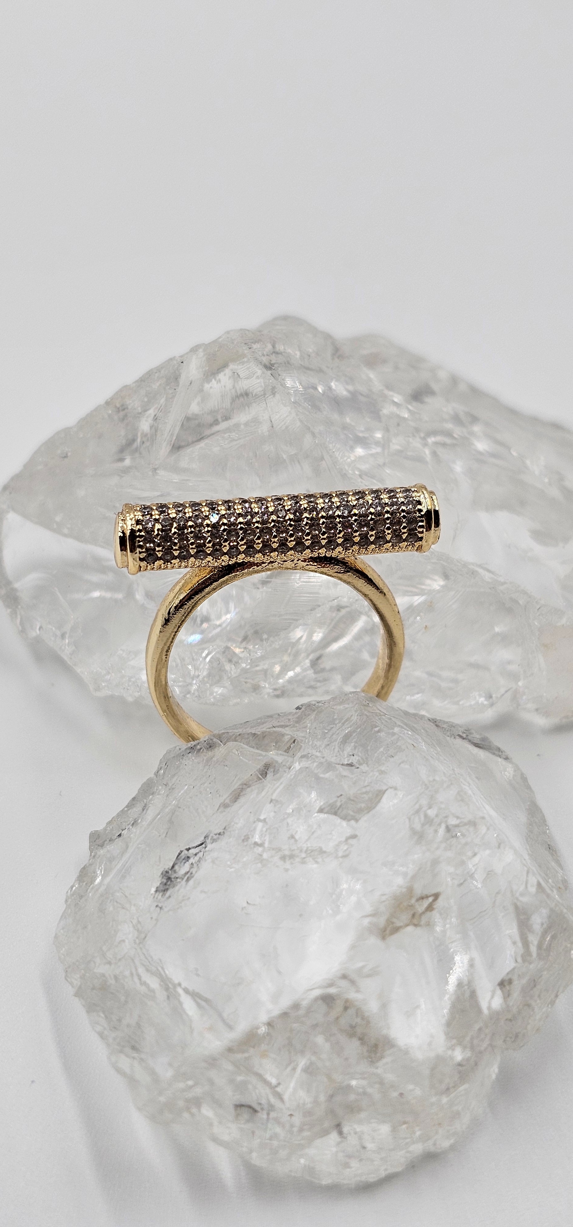 ALTIN VE GÜMÜŞ KAPLAMA KÖŞELİ ZİRKON TAŞLI YÜZÜK