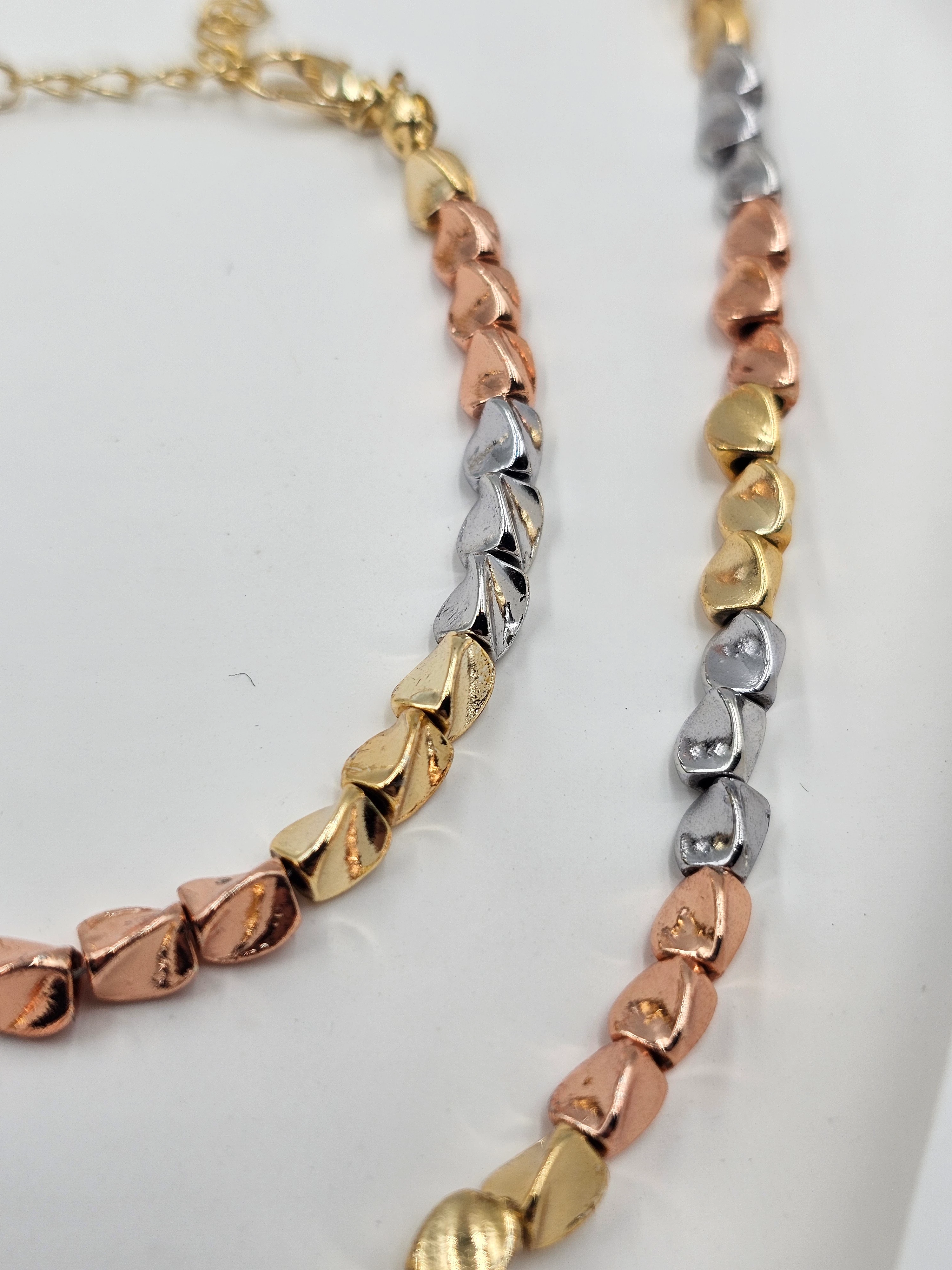 ALTIN KAPLAMA ÜÇ RENKLİ KIVRIMLI BONCUK MODEL SET